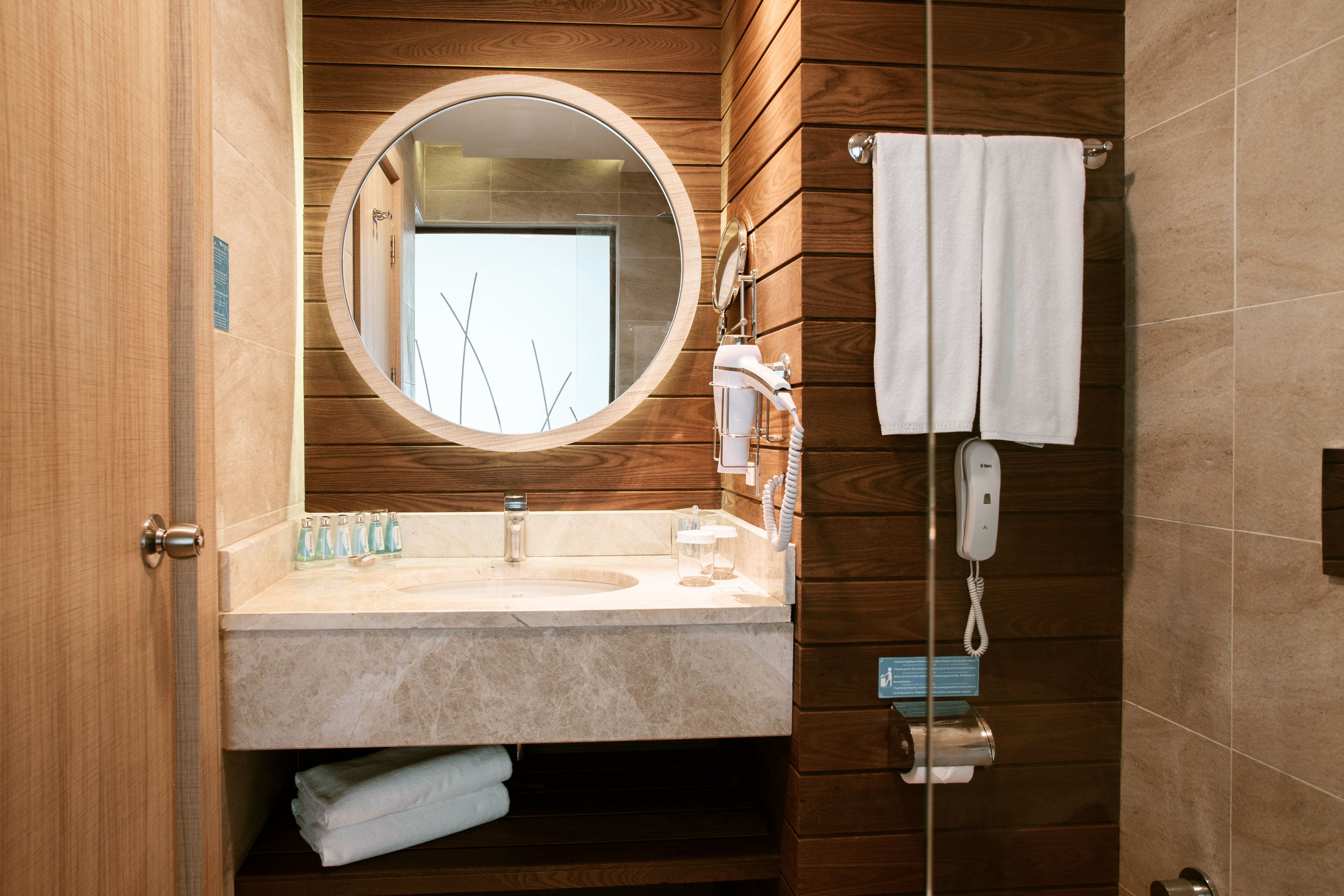 Family Room Land View