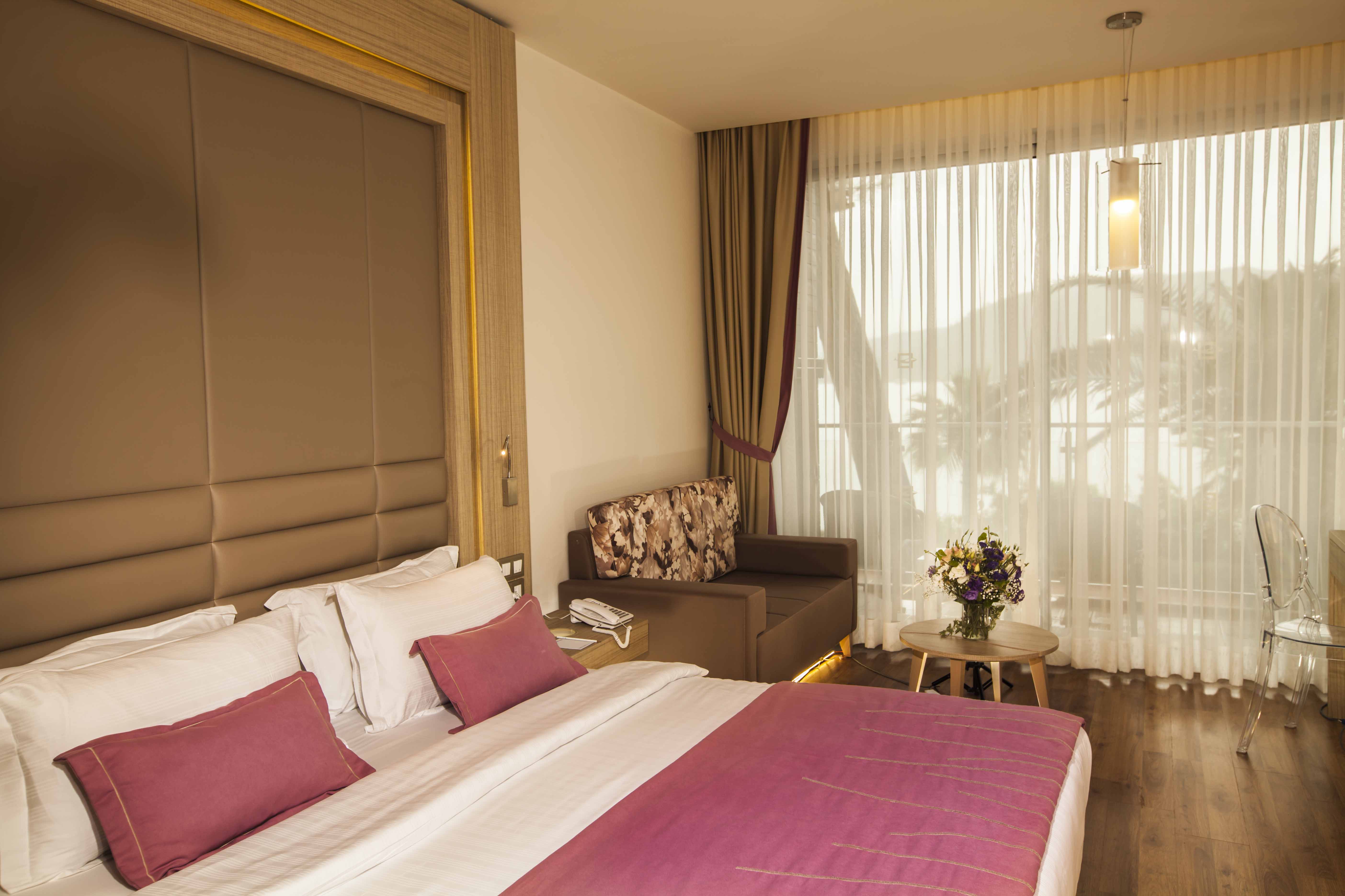 Family Room Land View