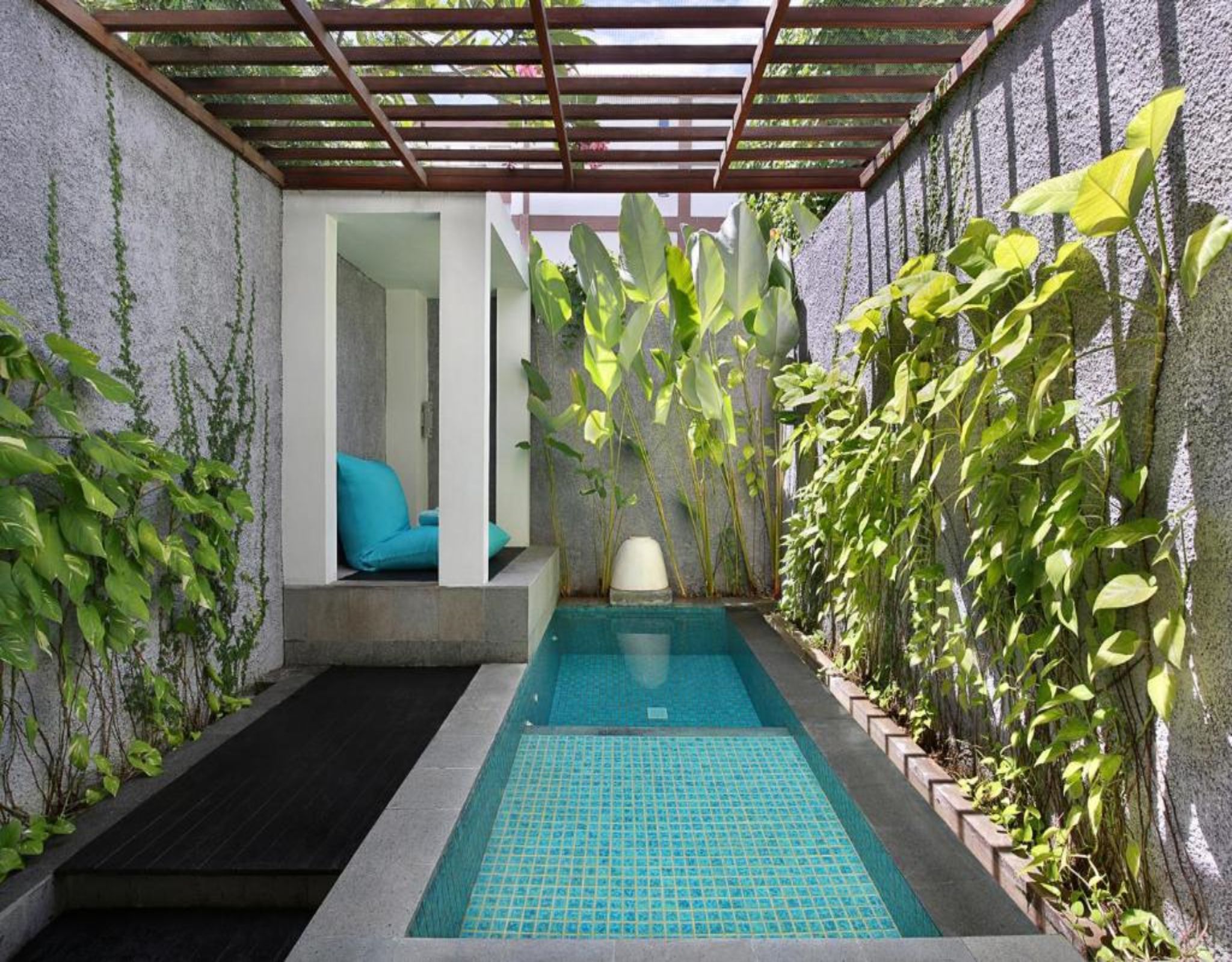 Double Deluxe Pool View