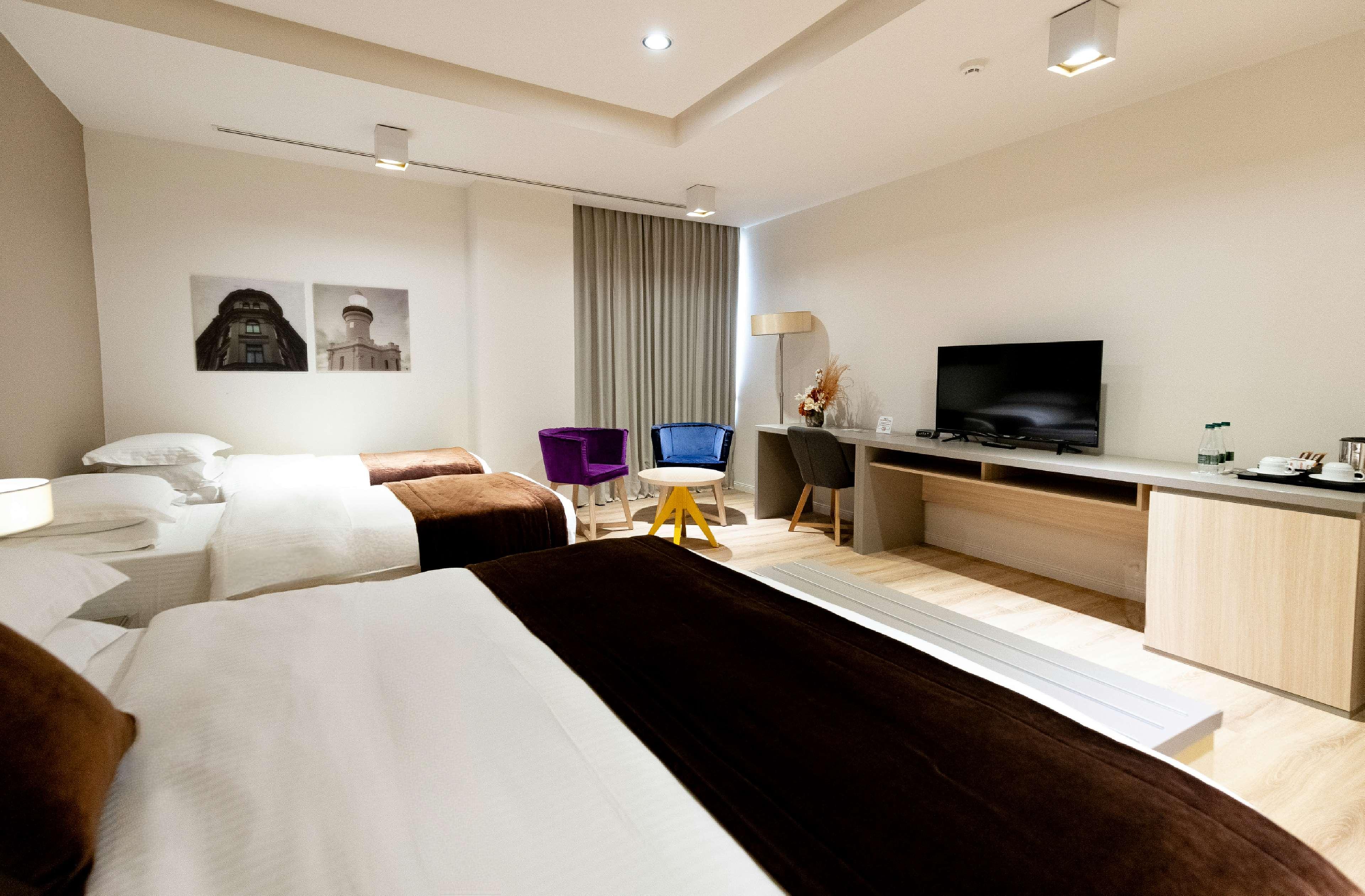 Family Room Capacity 4