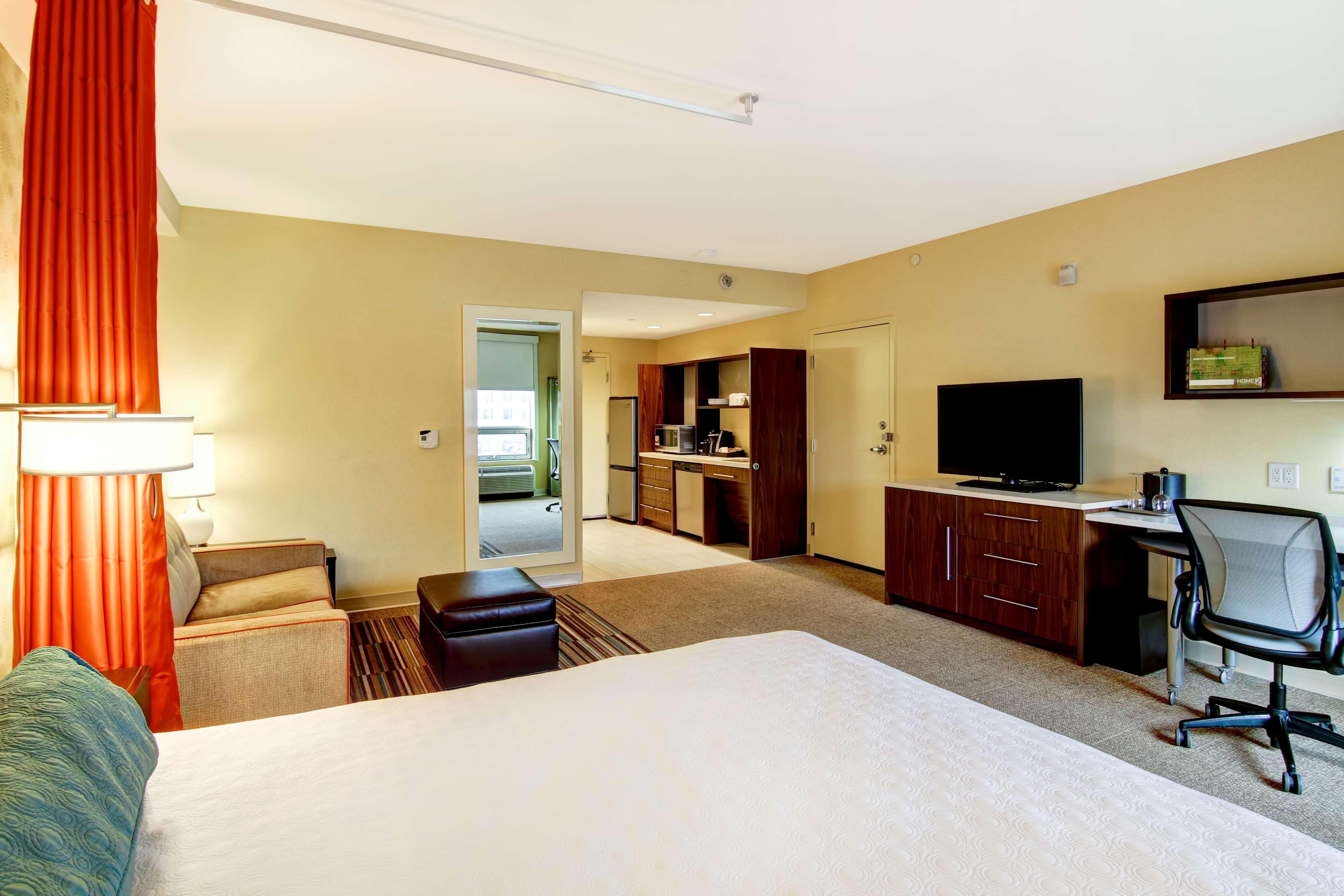 Studio Queen Size Bed