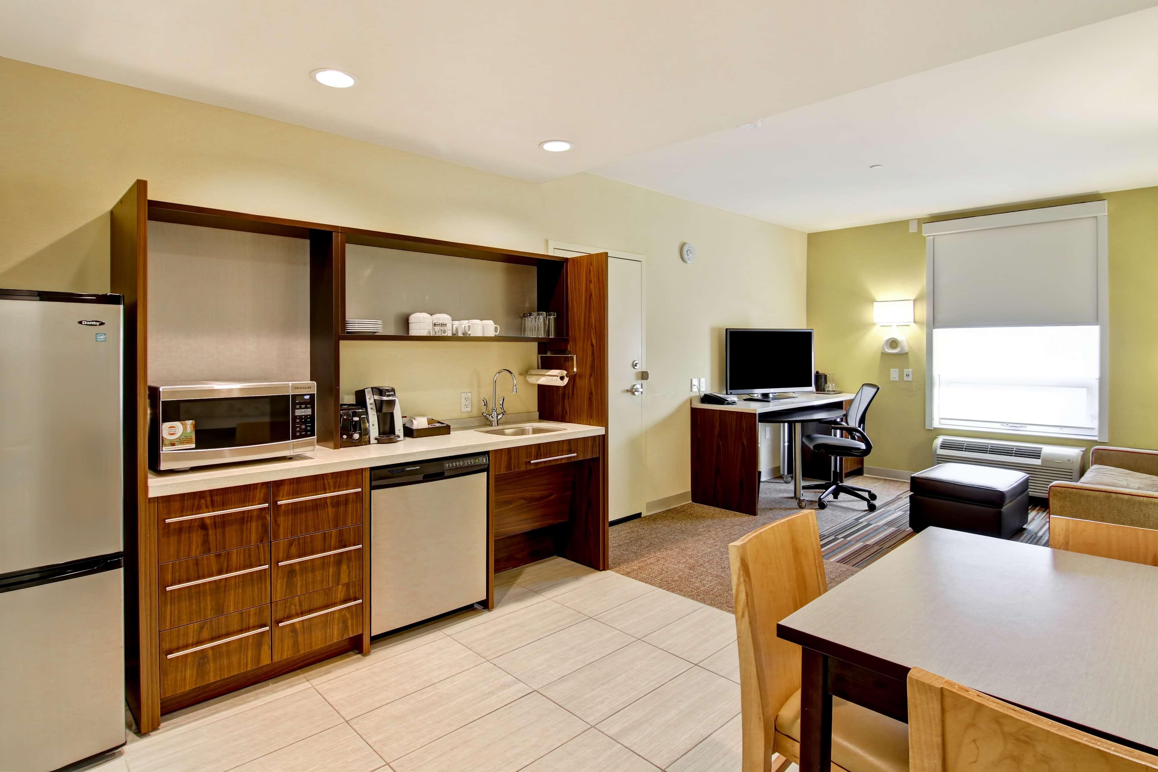 Suite Queen Size Bed