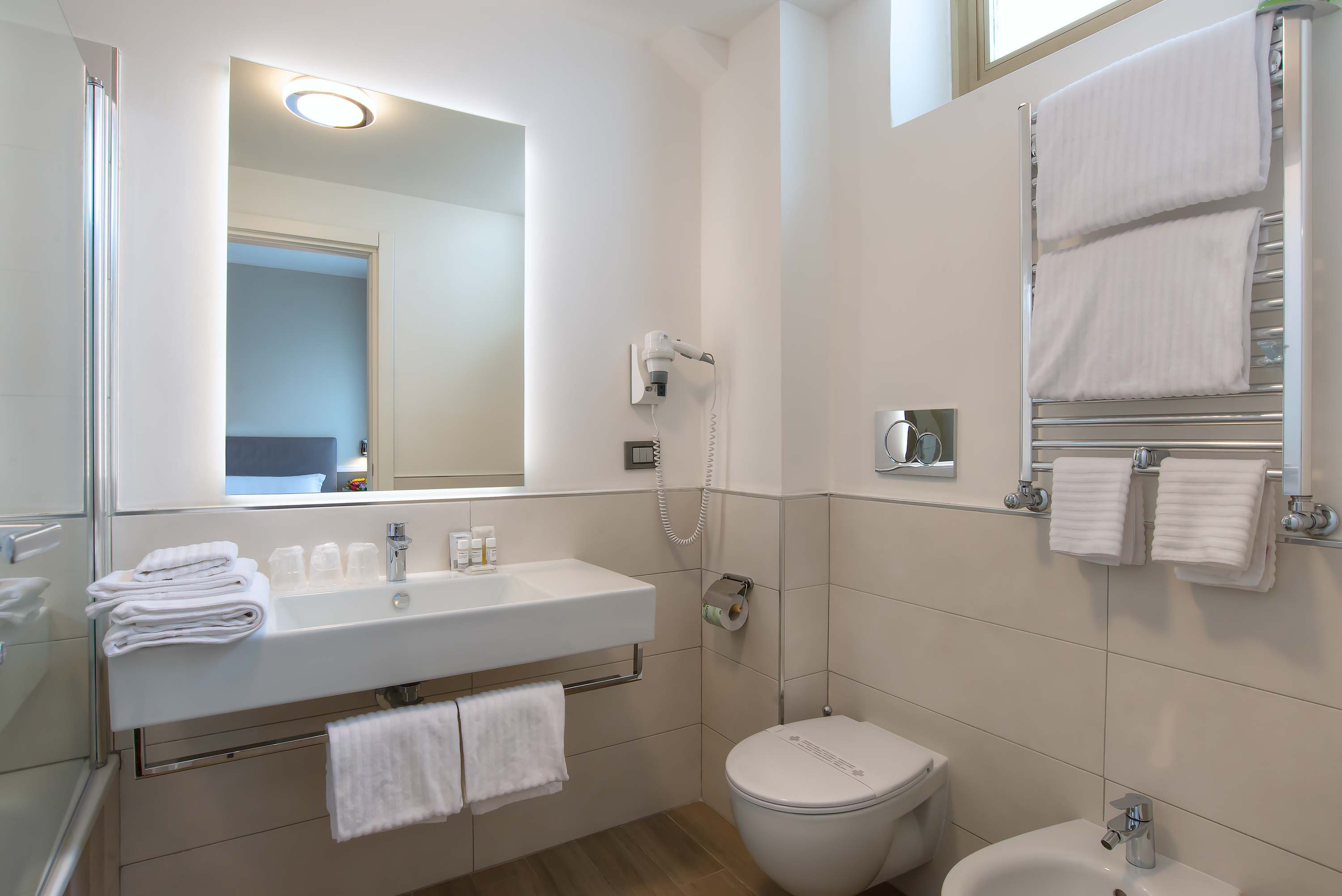 Double or Twin Standard