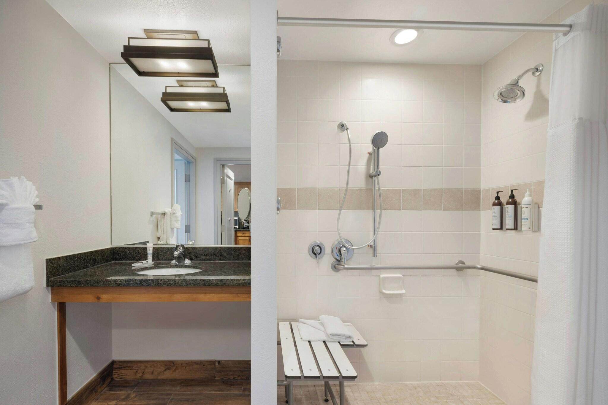 Villa Accessible King Size Bed