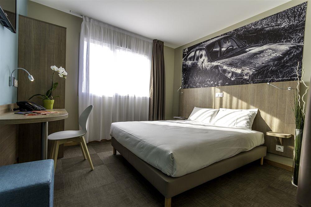 Family Room Capacity 3