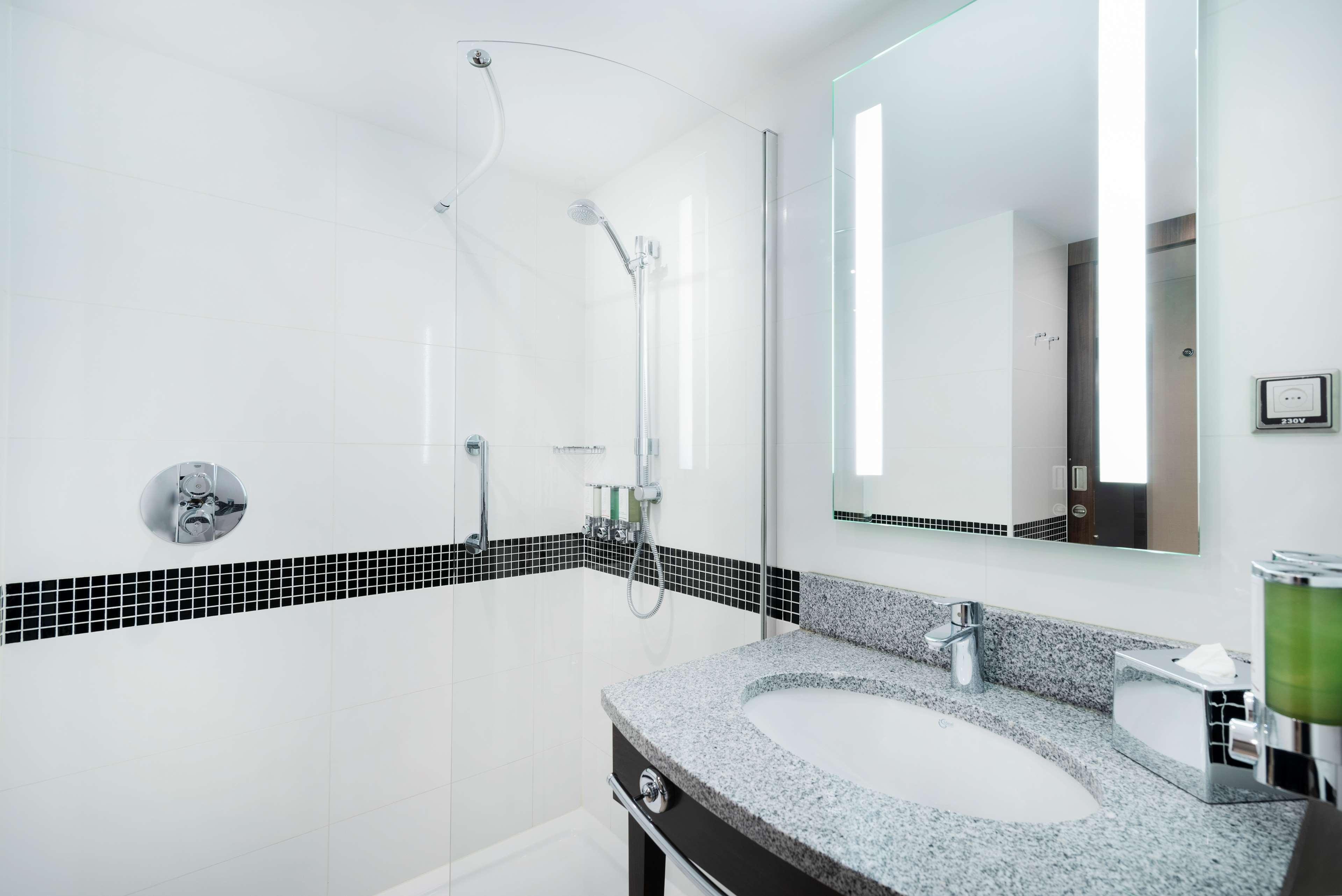 Double Queen Bed Non Smoking