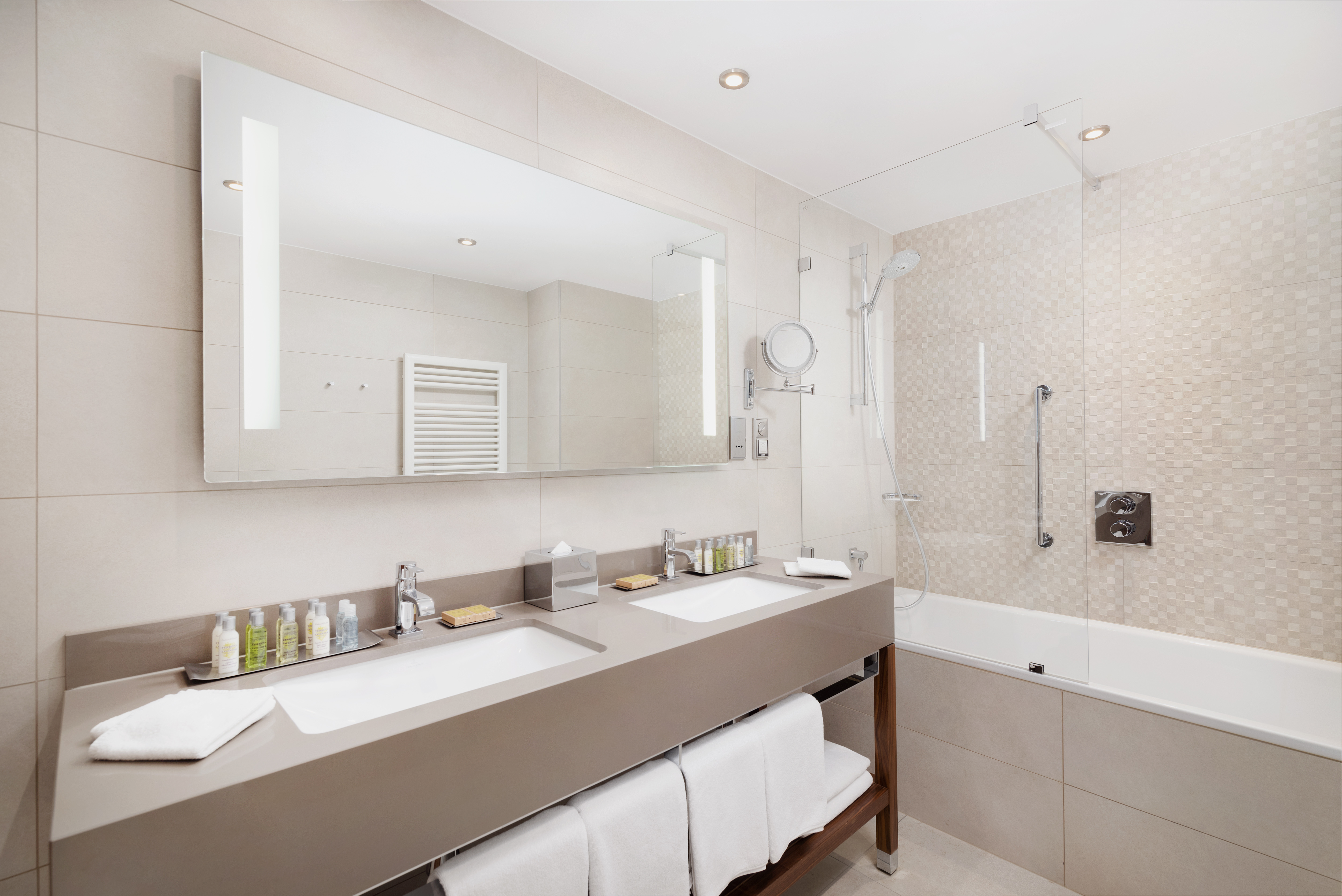 Junior Suite King Size Bed