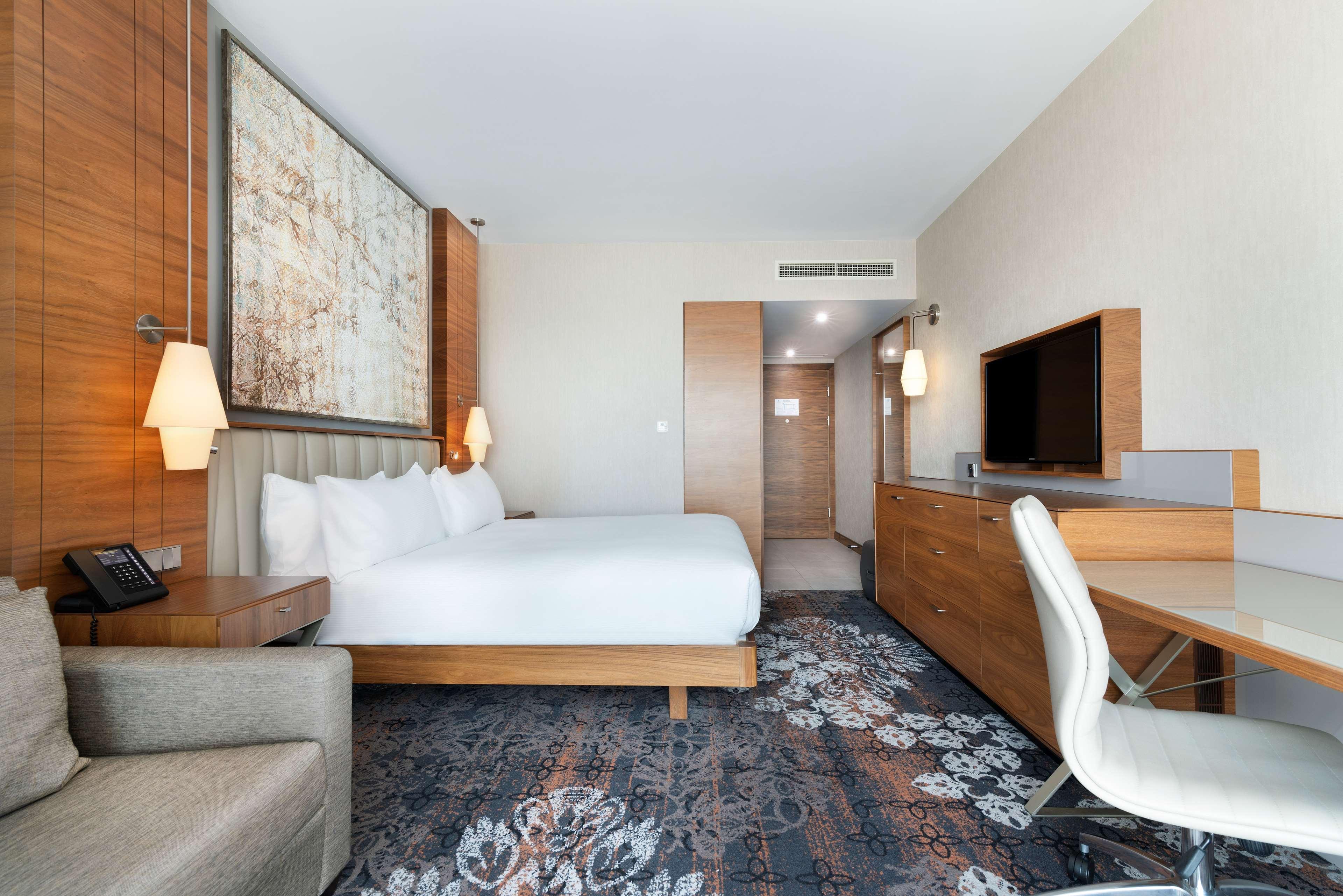 Double Guest Room King Bed