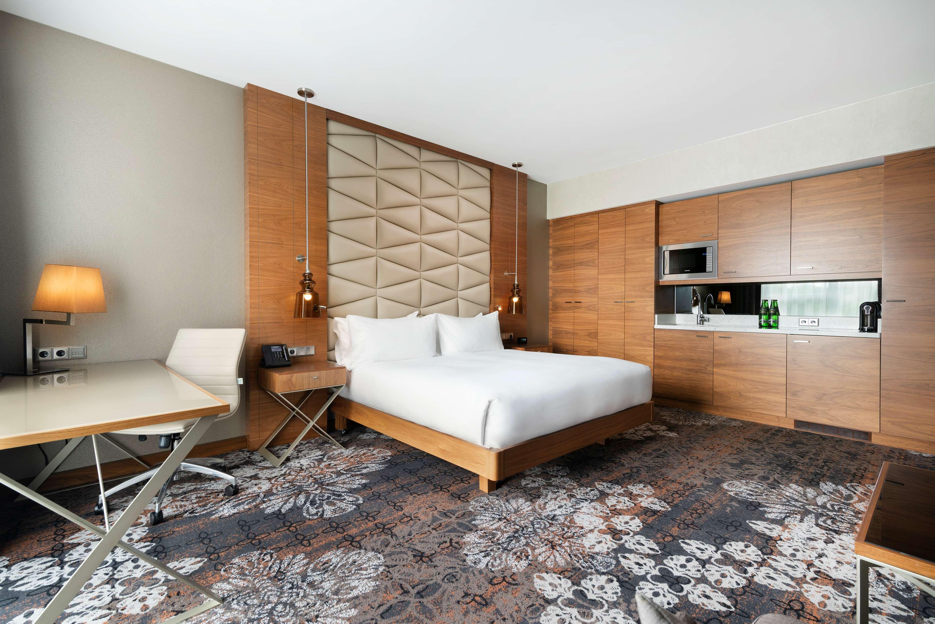 Junior Suite King Size Bed