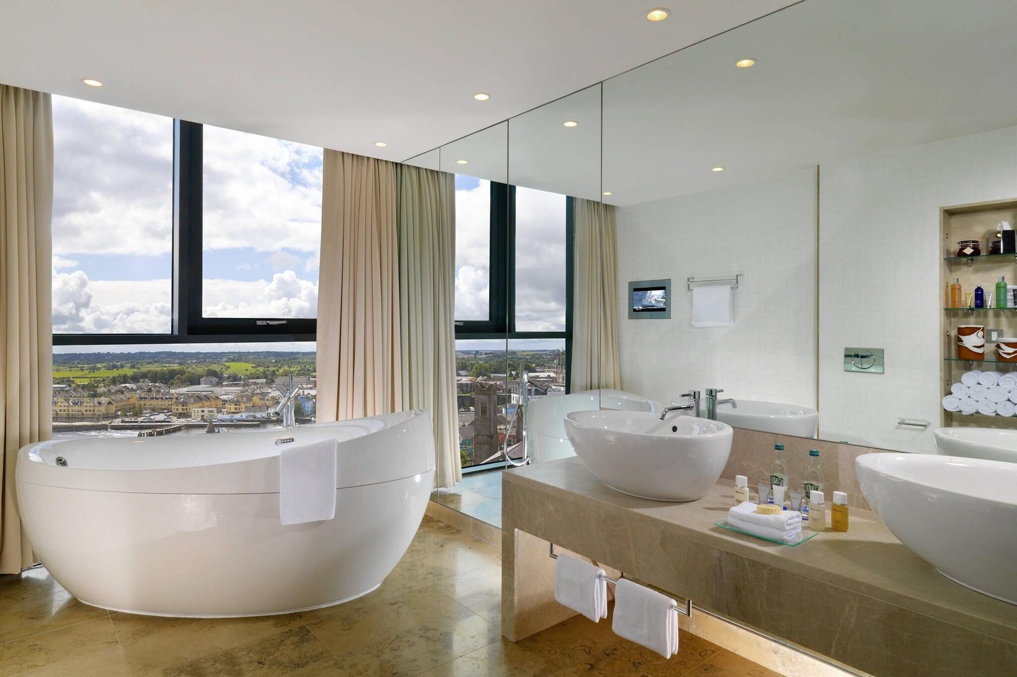 Suite Presidential with Views