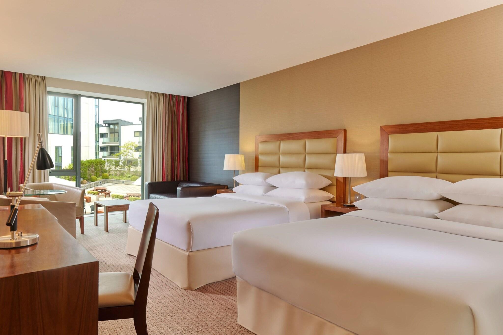 Family Room Two Queen Beds