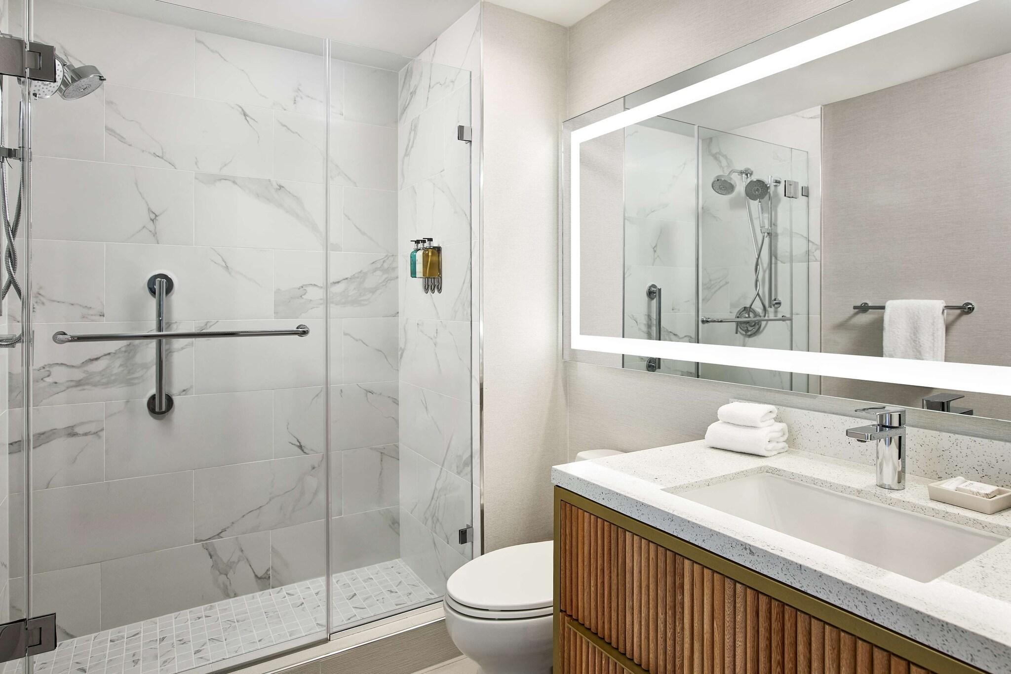 Double Two Queen Beds Premium