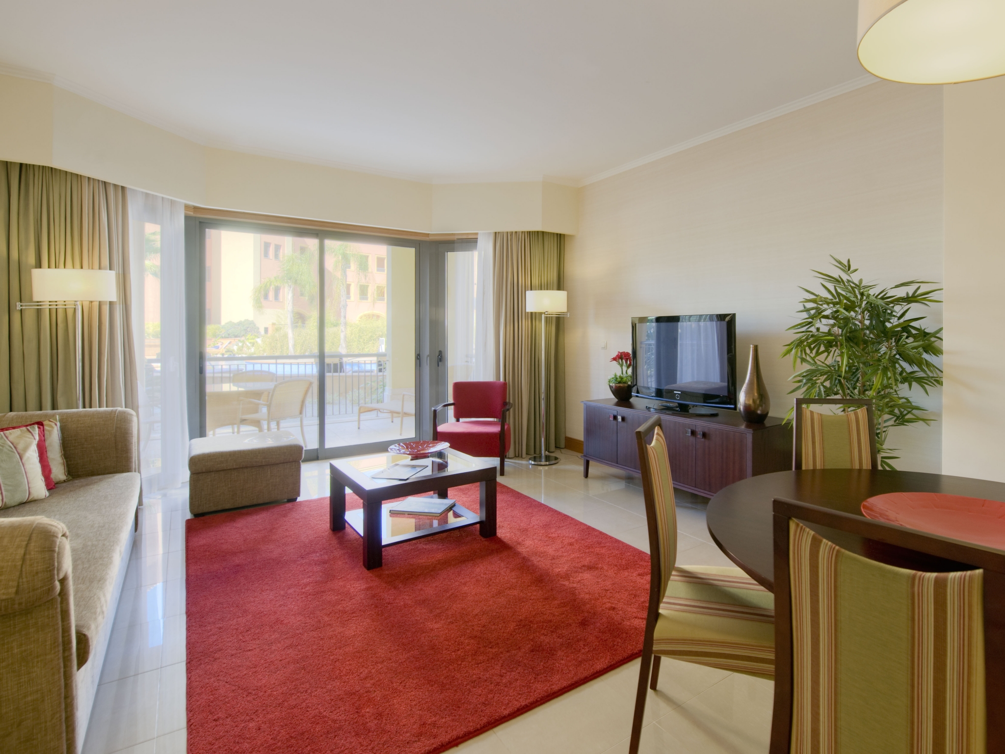 Apartment Deluxe Three Bedroom