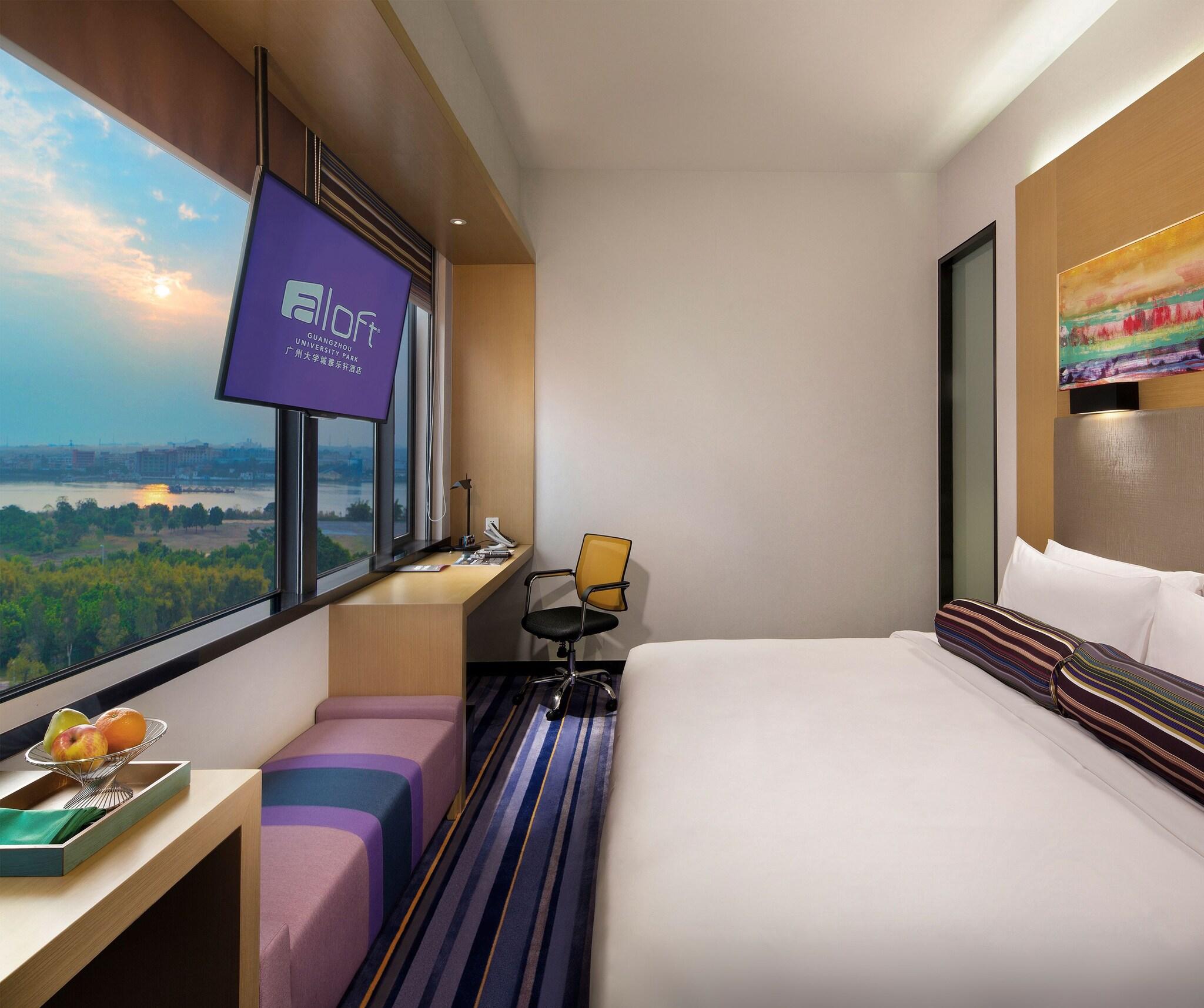 Suite City View King Bed