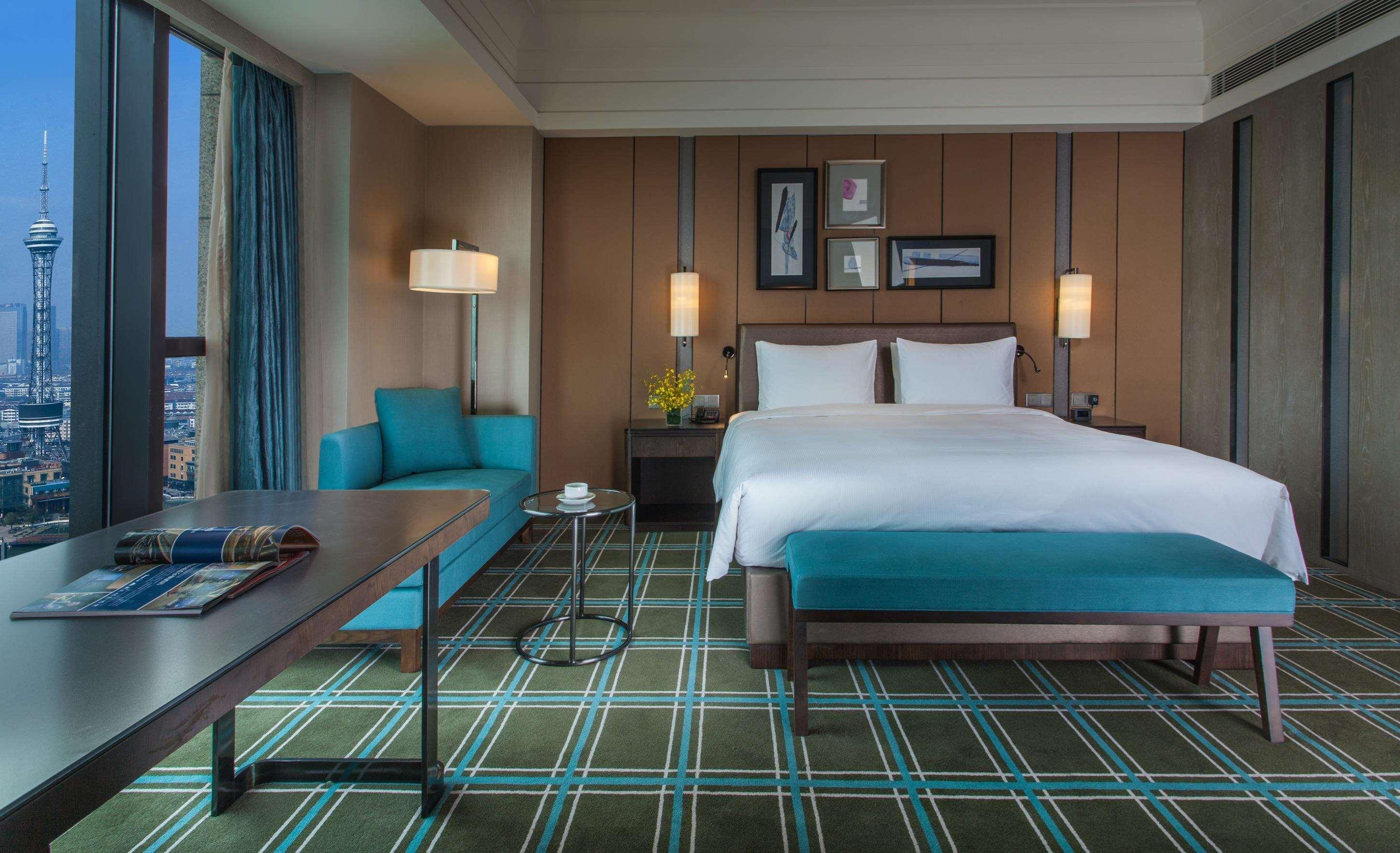 Double Guest Room King Bed