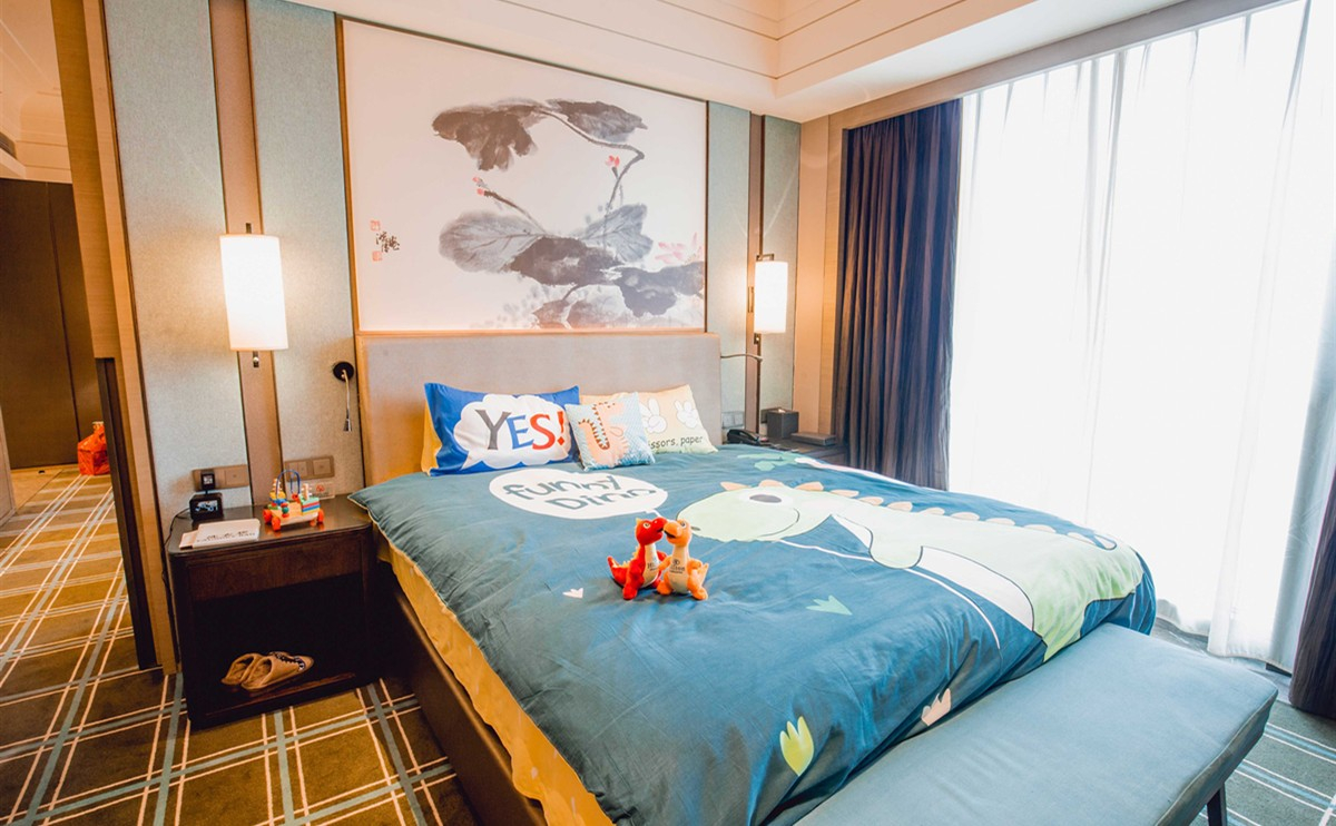 Suite King Bed One Bedroom 