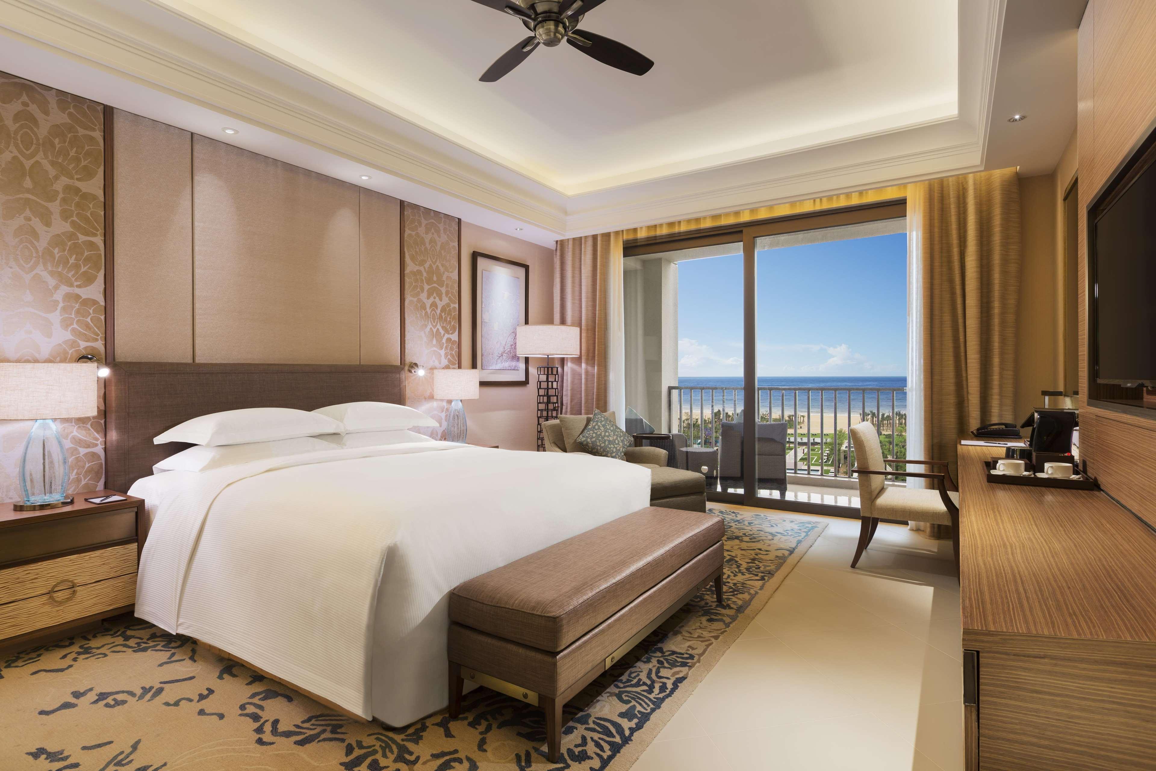 Double Sea View King Bed