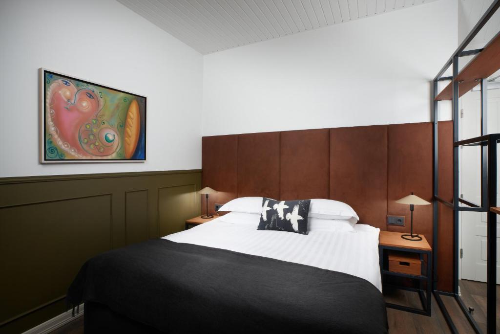 Suite Queen Size Bed