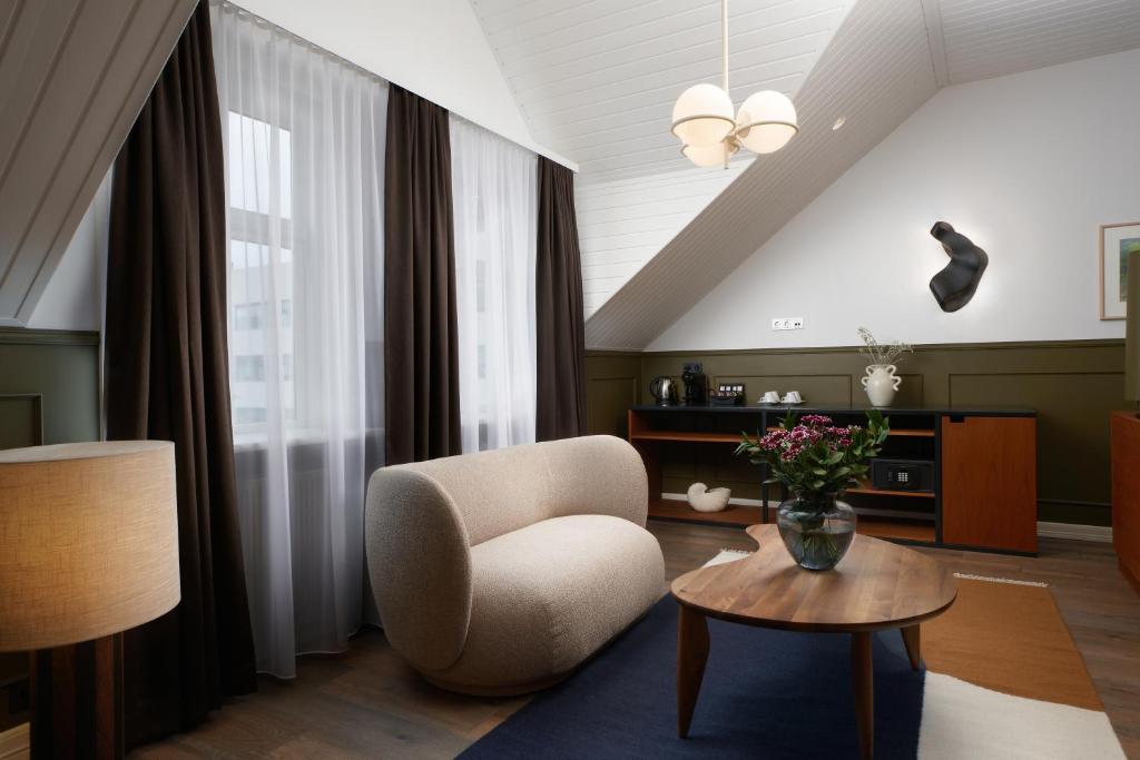 Suite Queen Size Bed