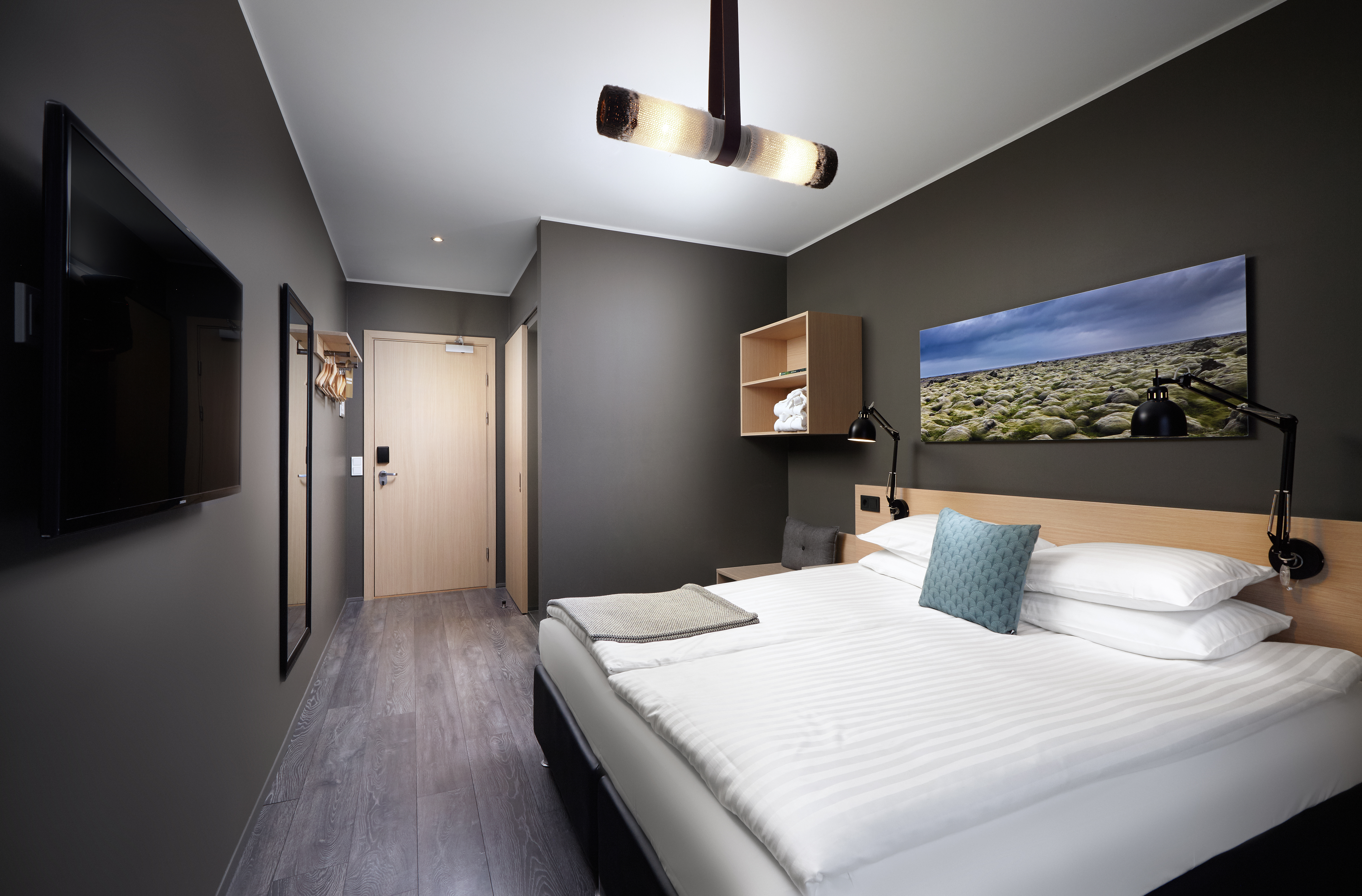 Double Queen Size Bed