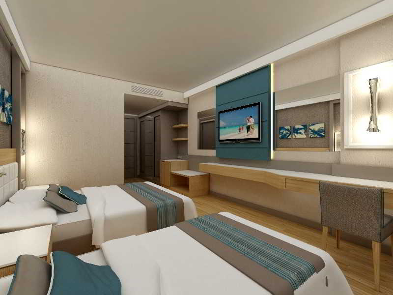 Family Room Classic Pool View