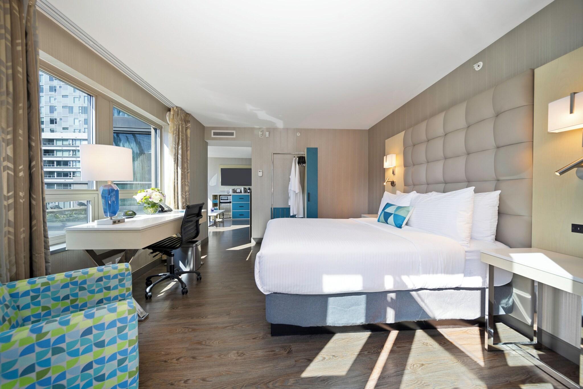 Junior Suite Queen Size Bed