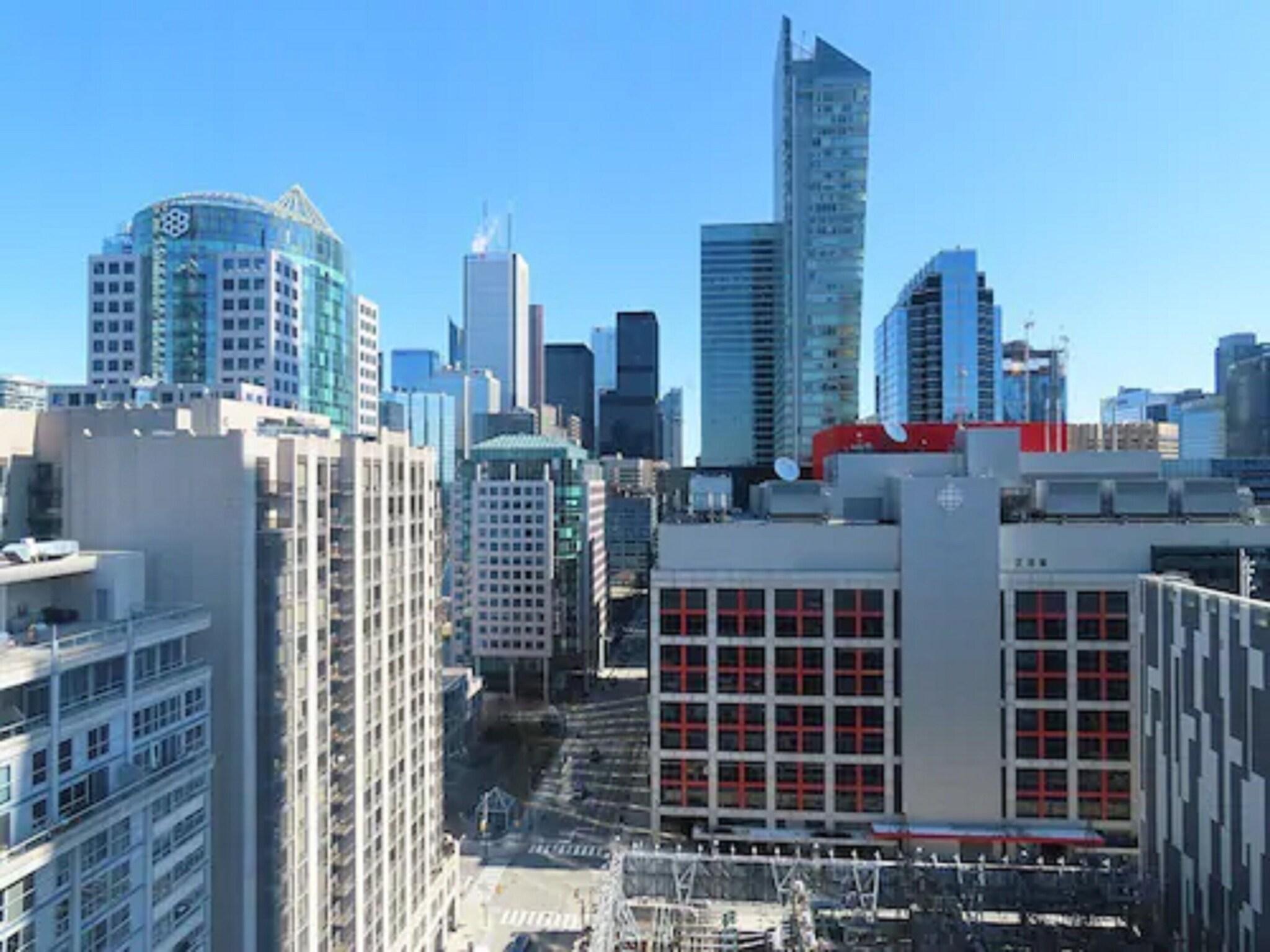 Studio City View King Bed