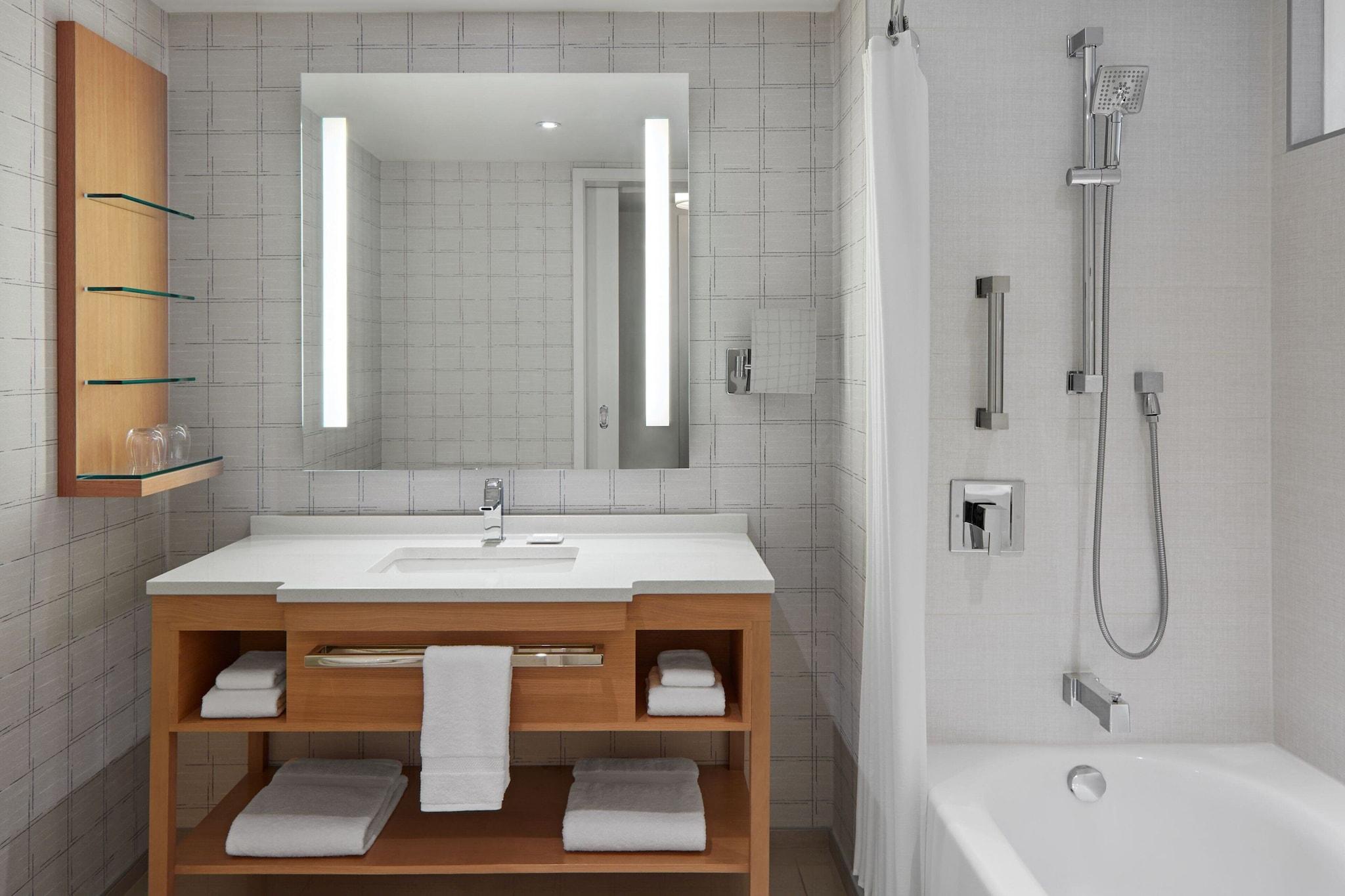 Quadruple City View Two Queen Beds