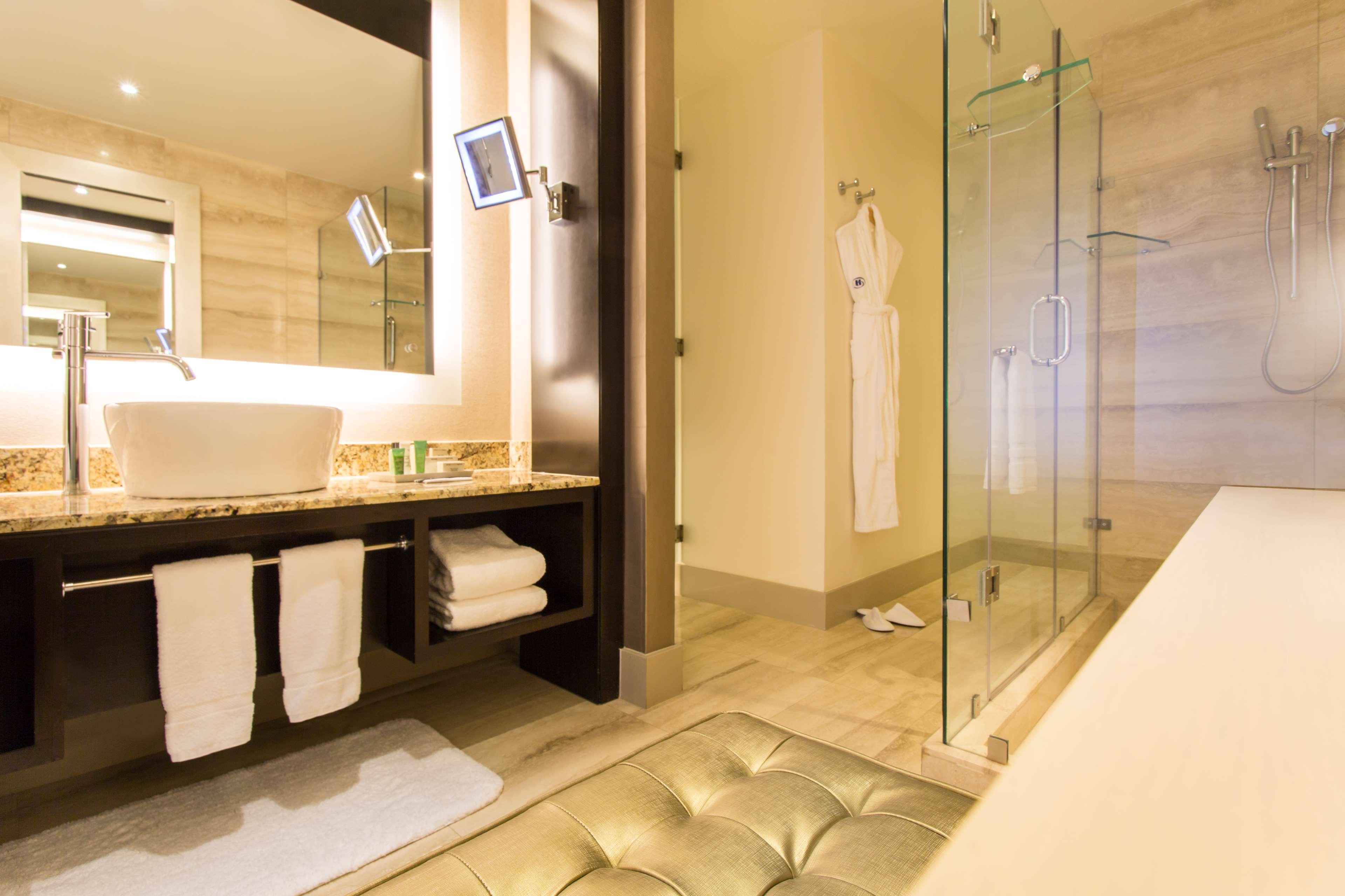 Double City View King Bed