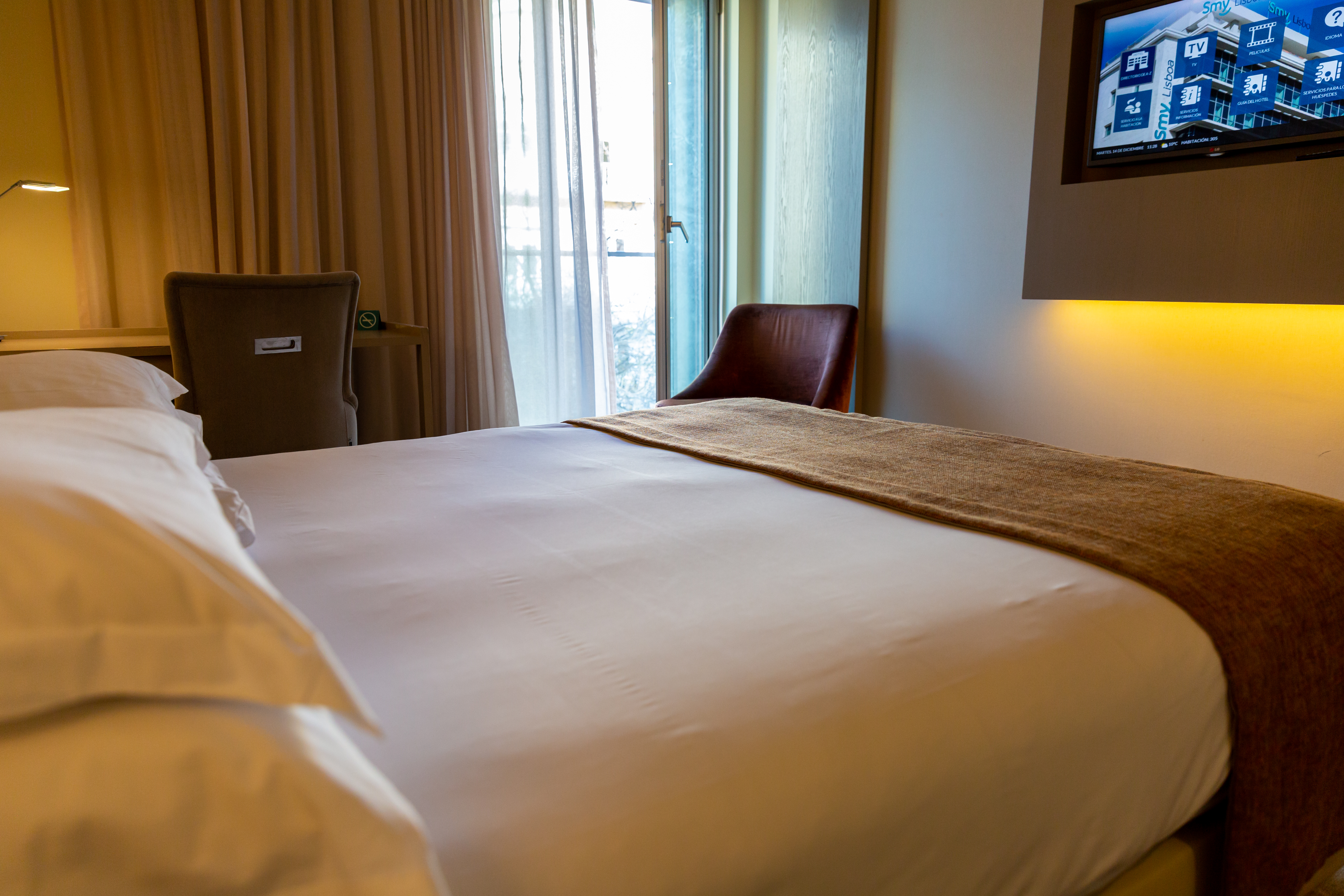 Double Single with Balcony