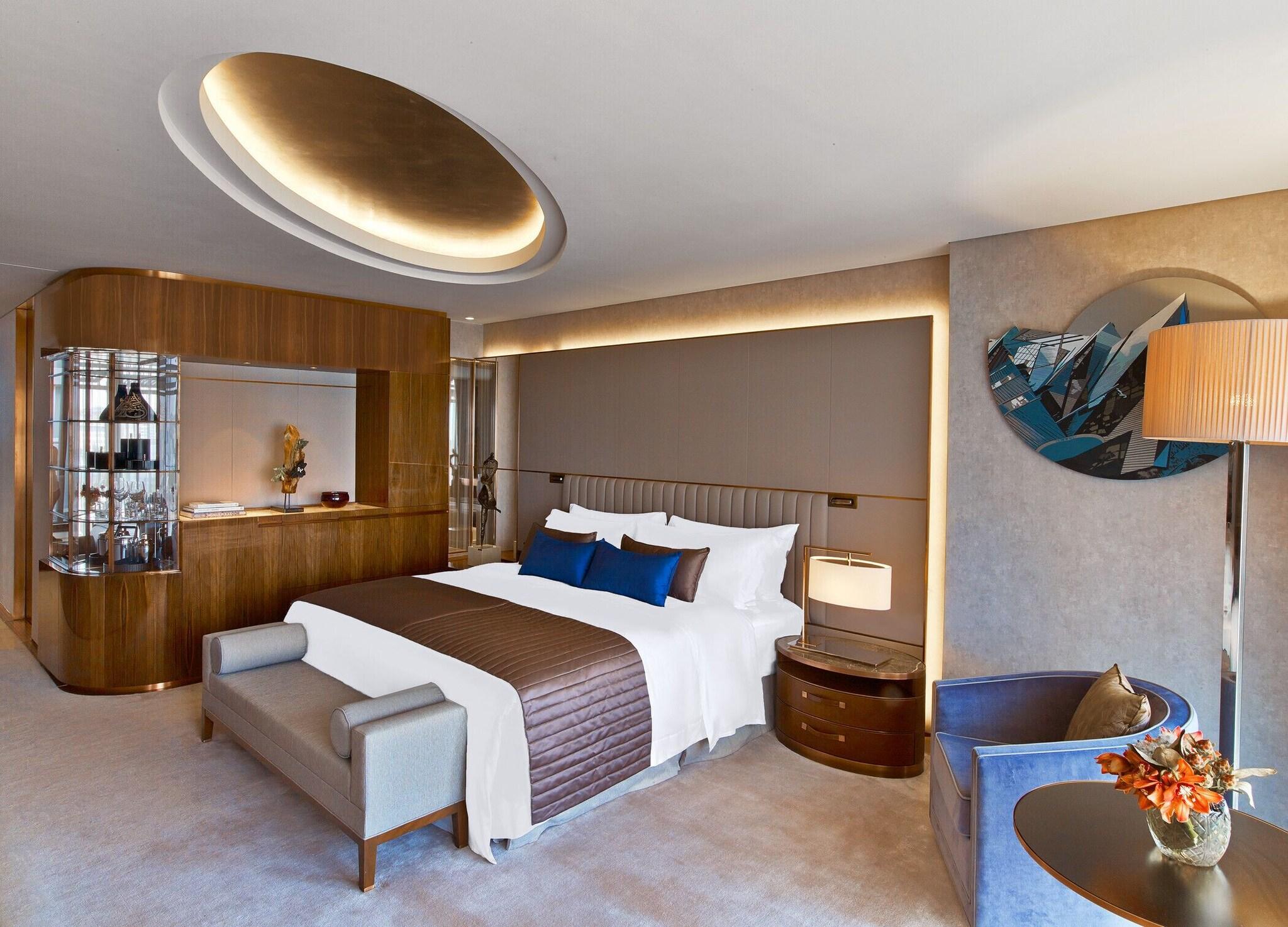 Double Deluxe King Bed