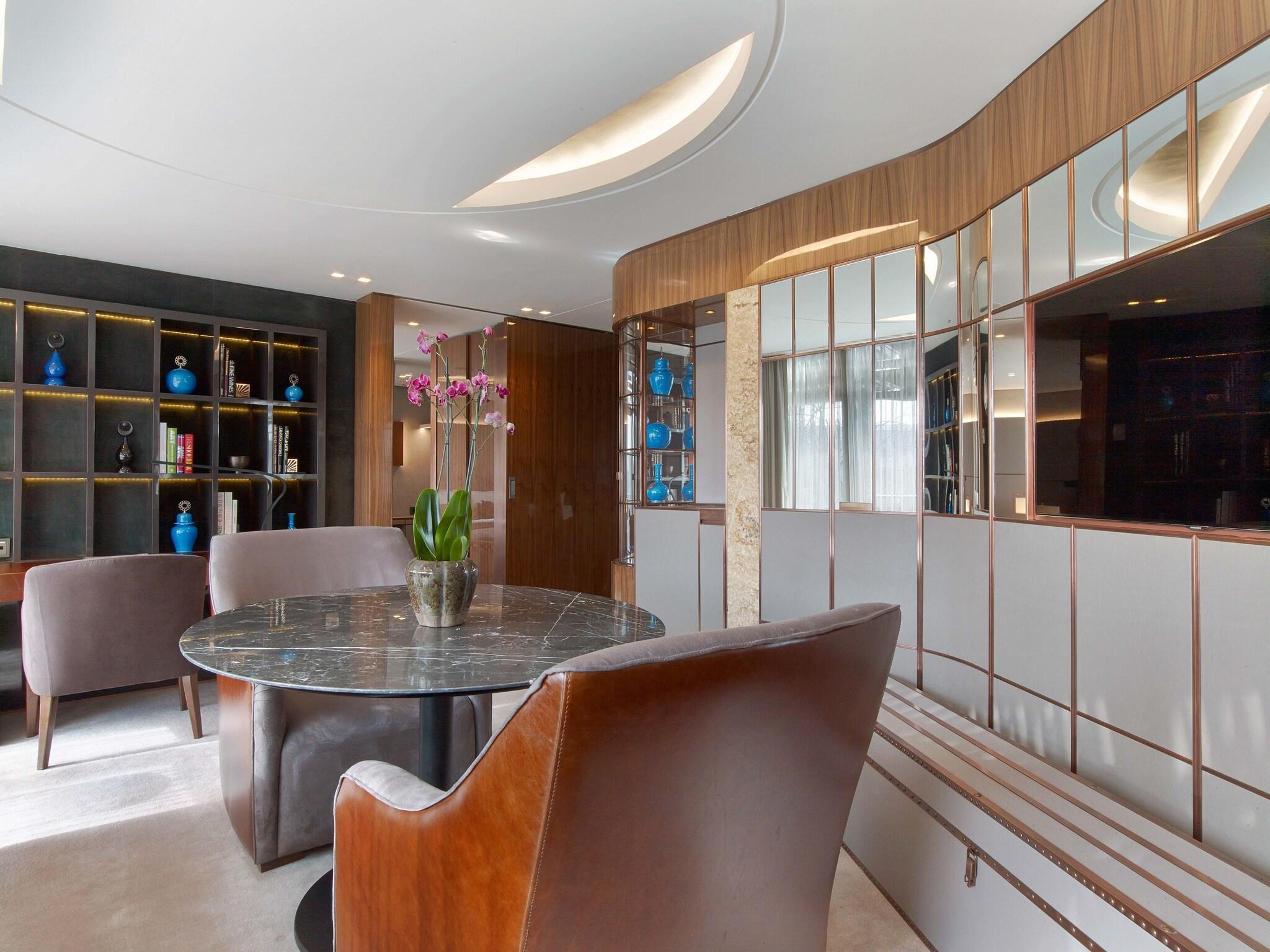 Suite King Bed One Bedroom 