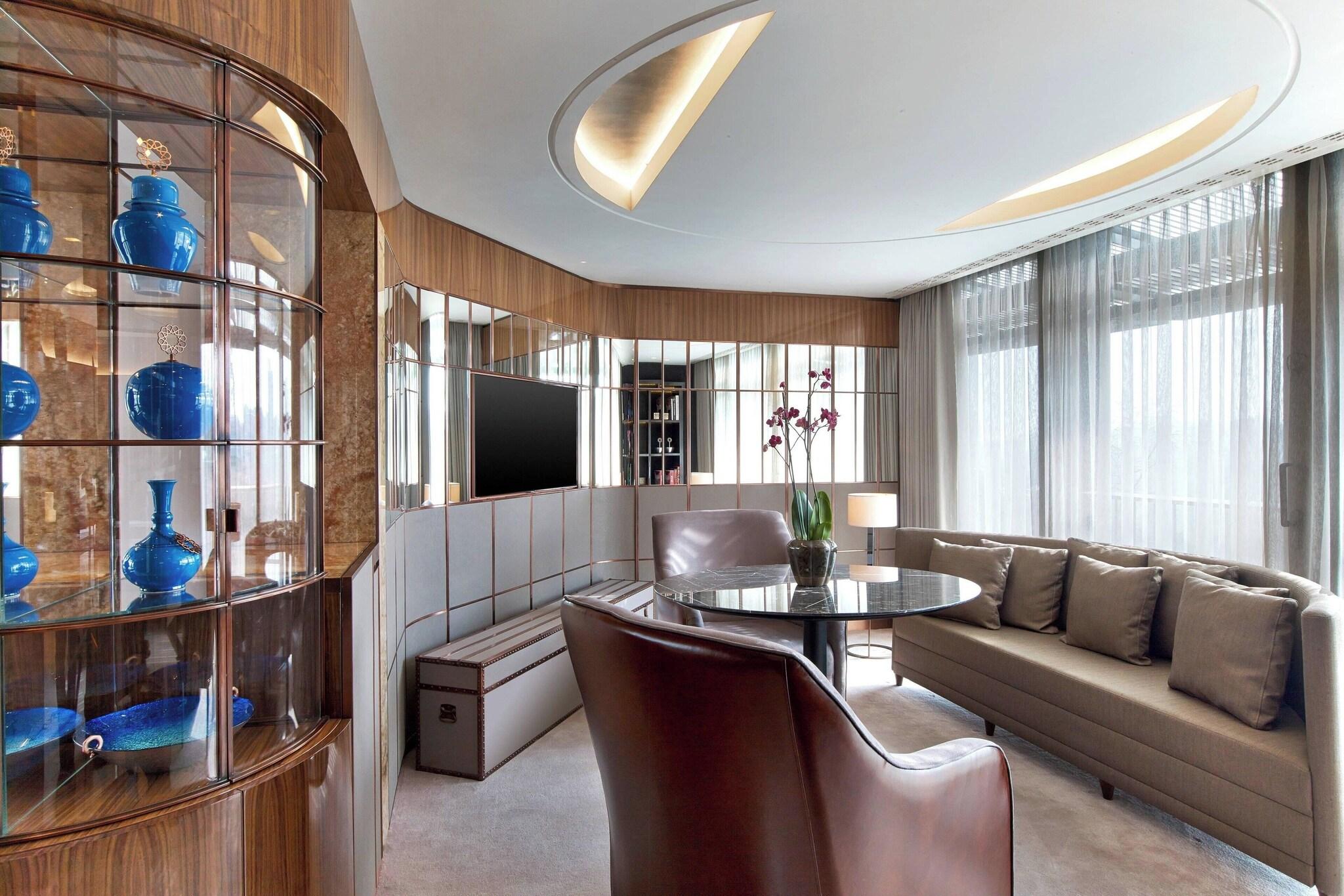 Suite King Bed One Bedroom 