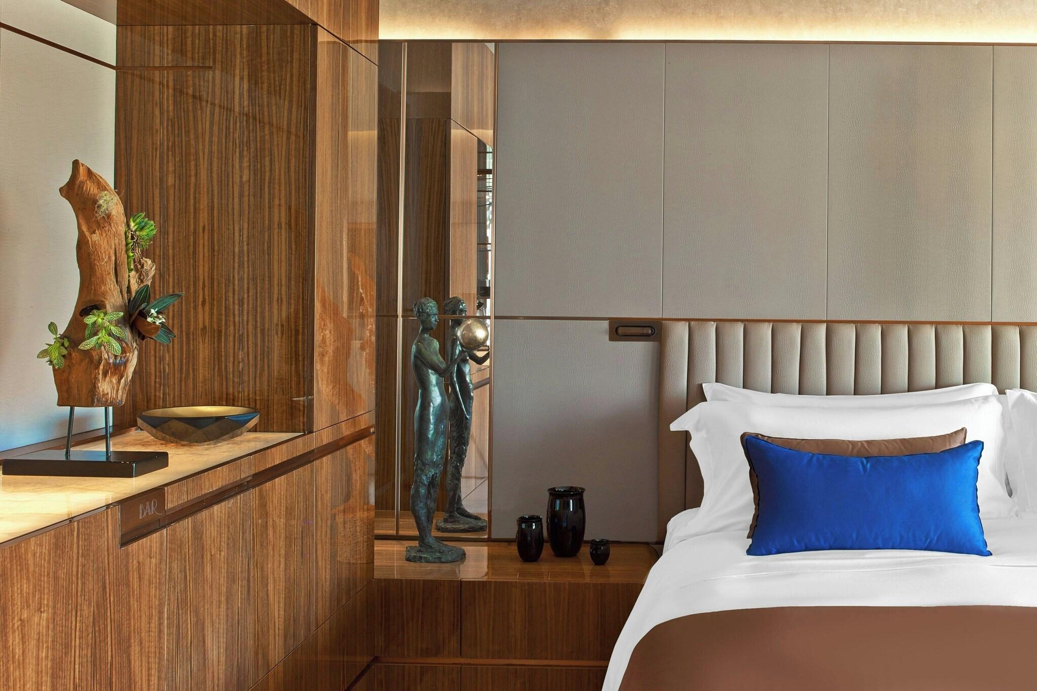 Double Superior King Bed