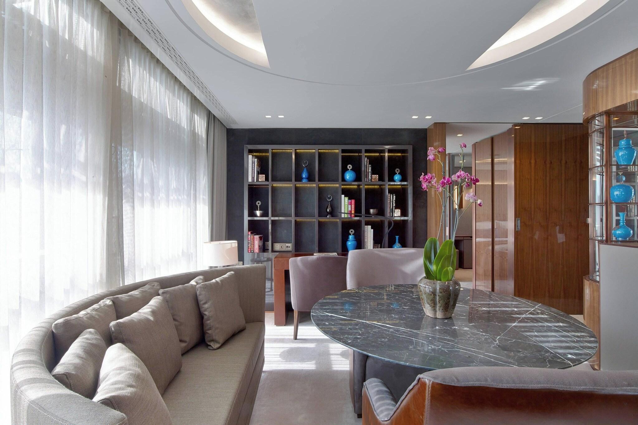 Suite King Bed One Bedroom 