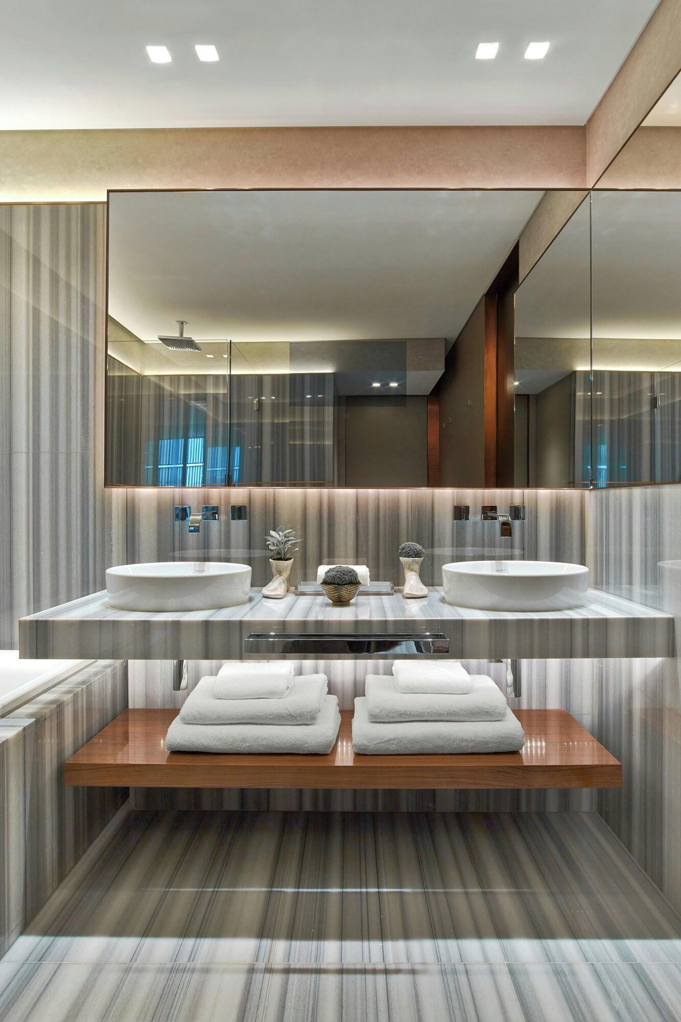 Double Superior King Bed