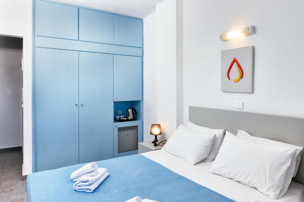 Double or Twin Mountain View