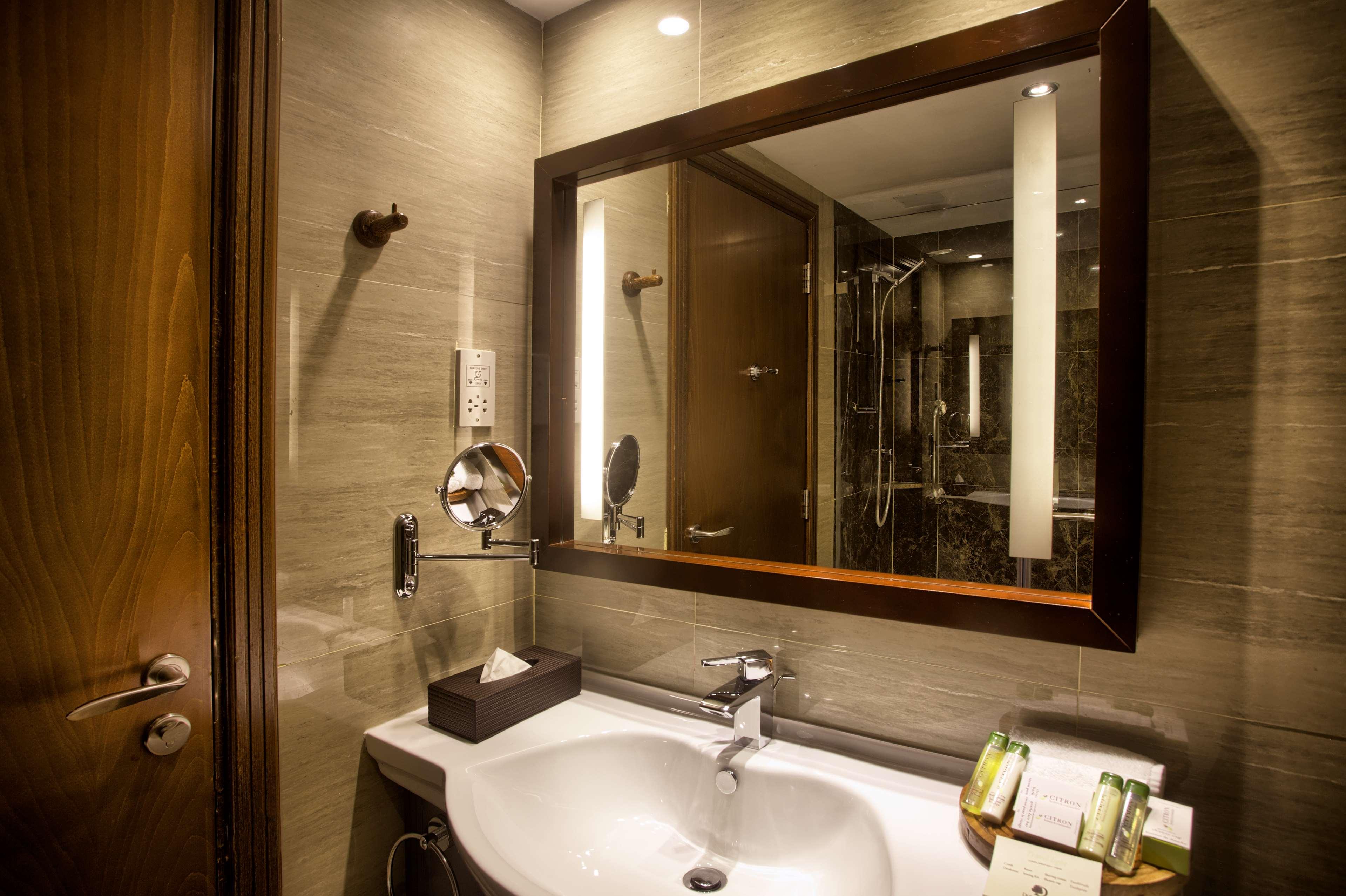 Double Deluxe King Bed