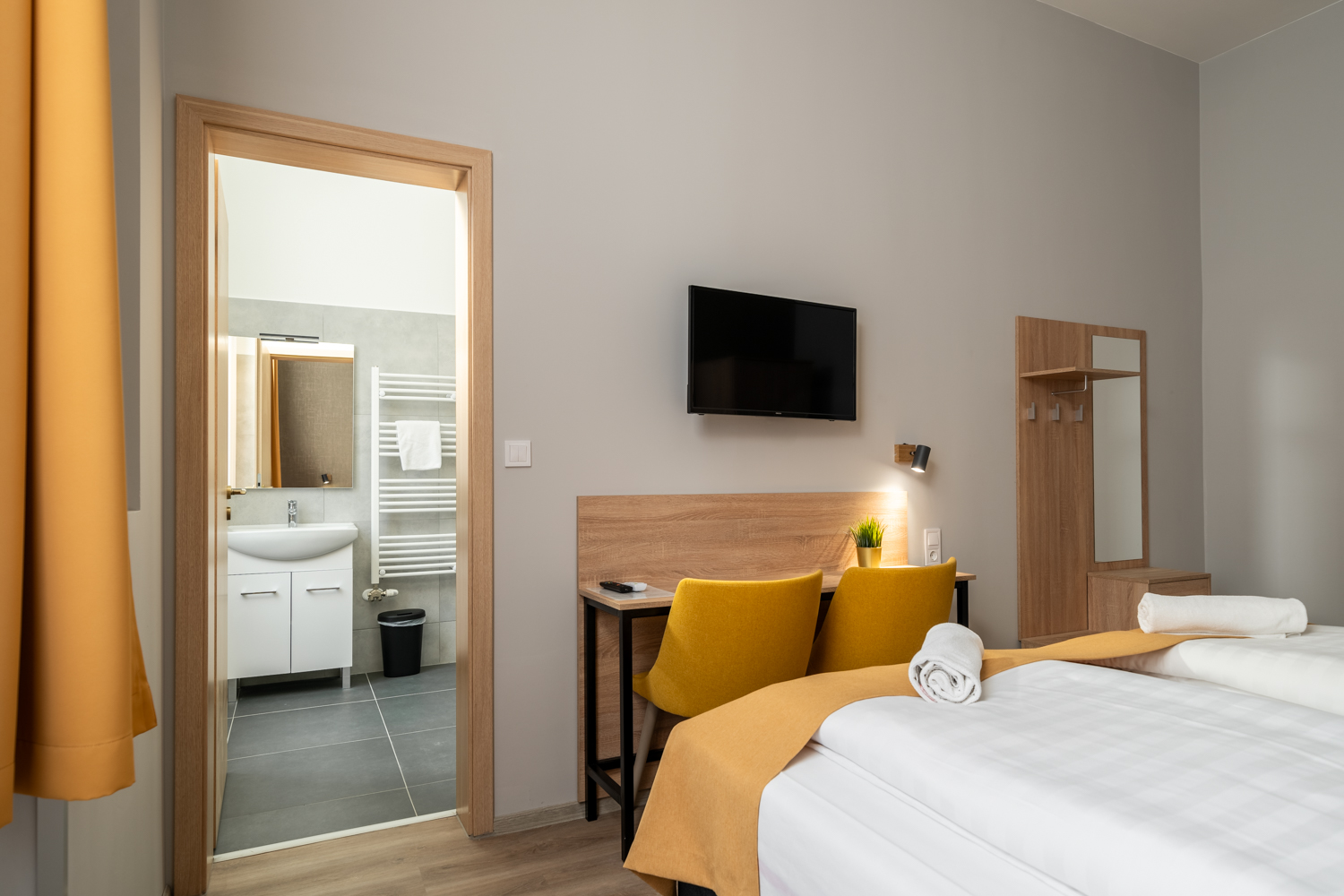 Double or Twin Standard