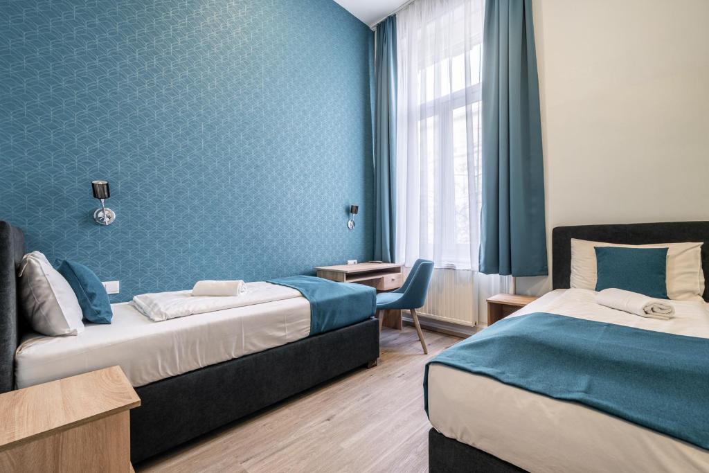 Double or Twin Standard