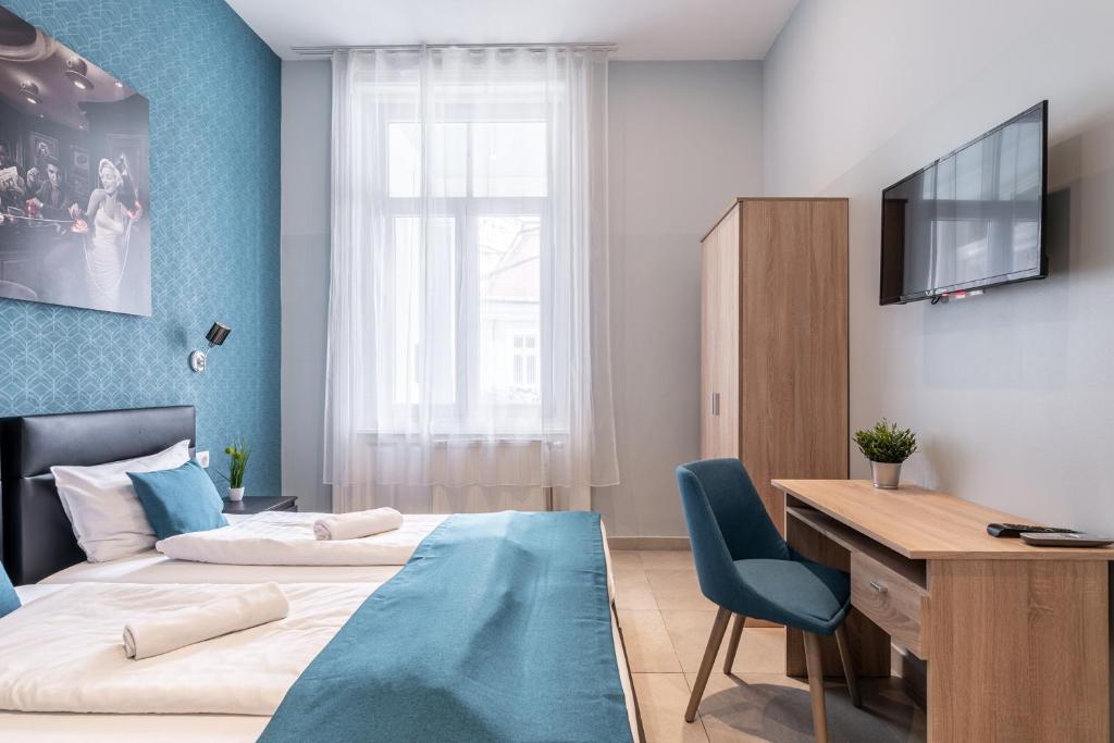 Double or Twin Standard