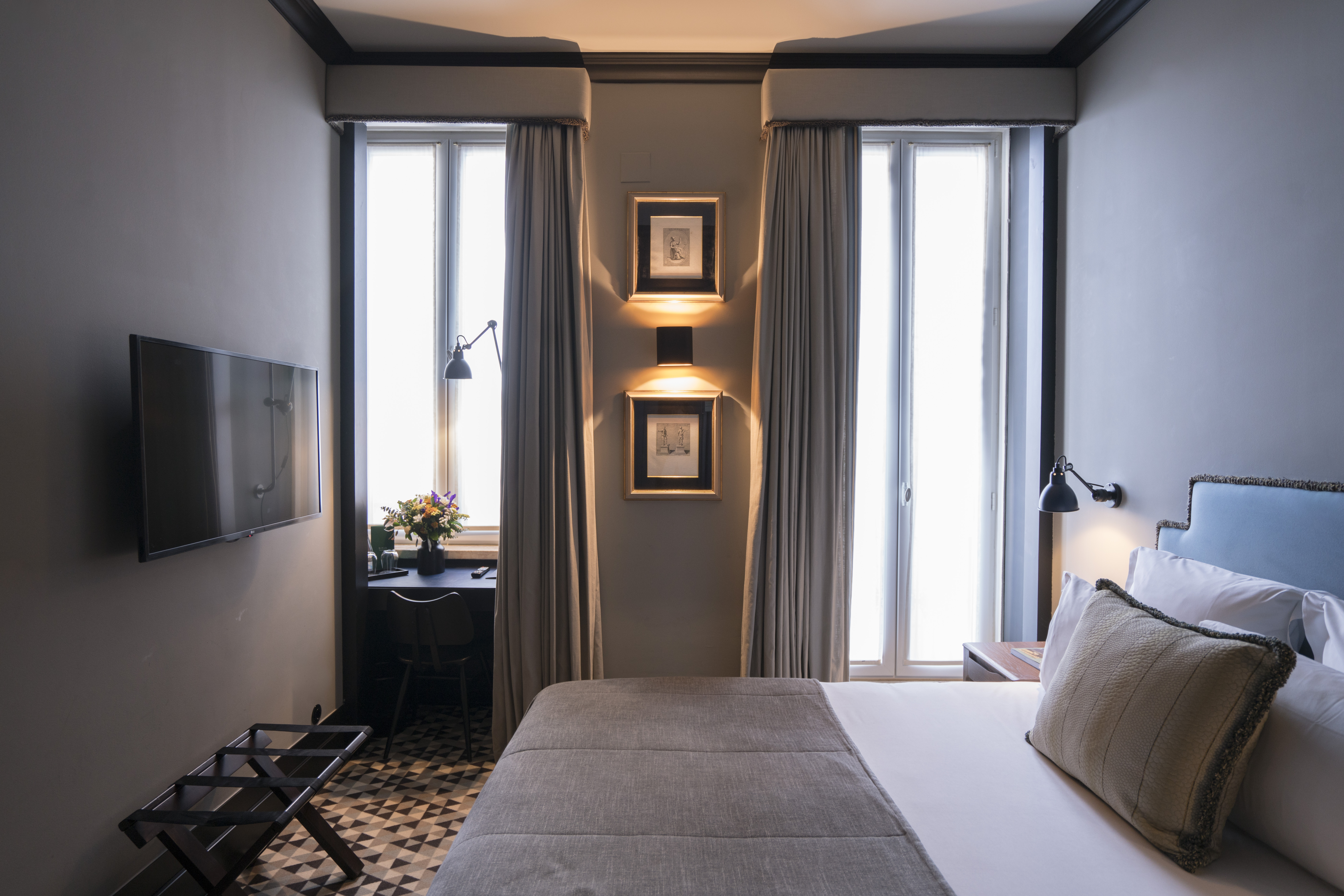 Double Queen Size Bed