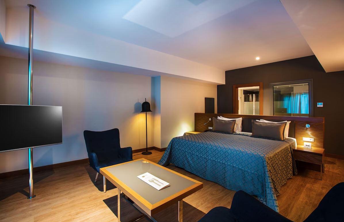 Suite Sea View King Bed