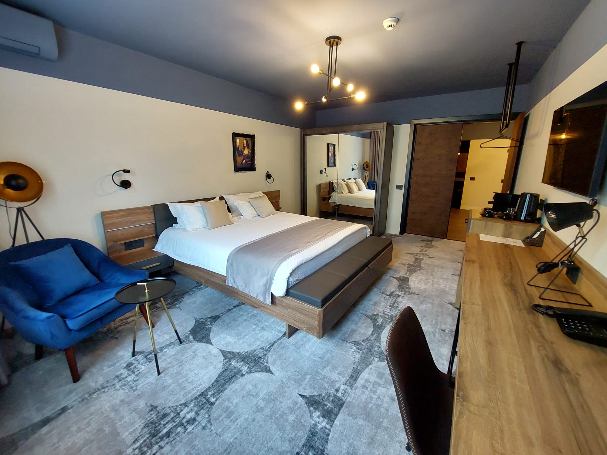 Suite Two Bedrooms One Bathroom