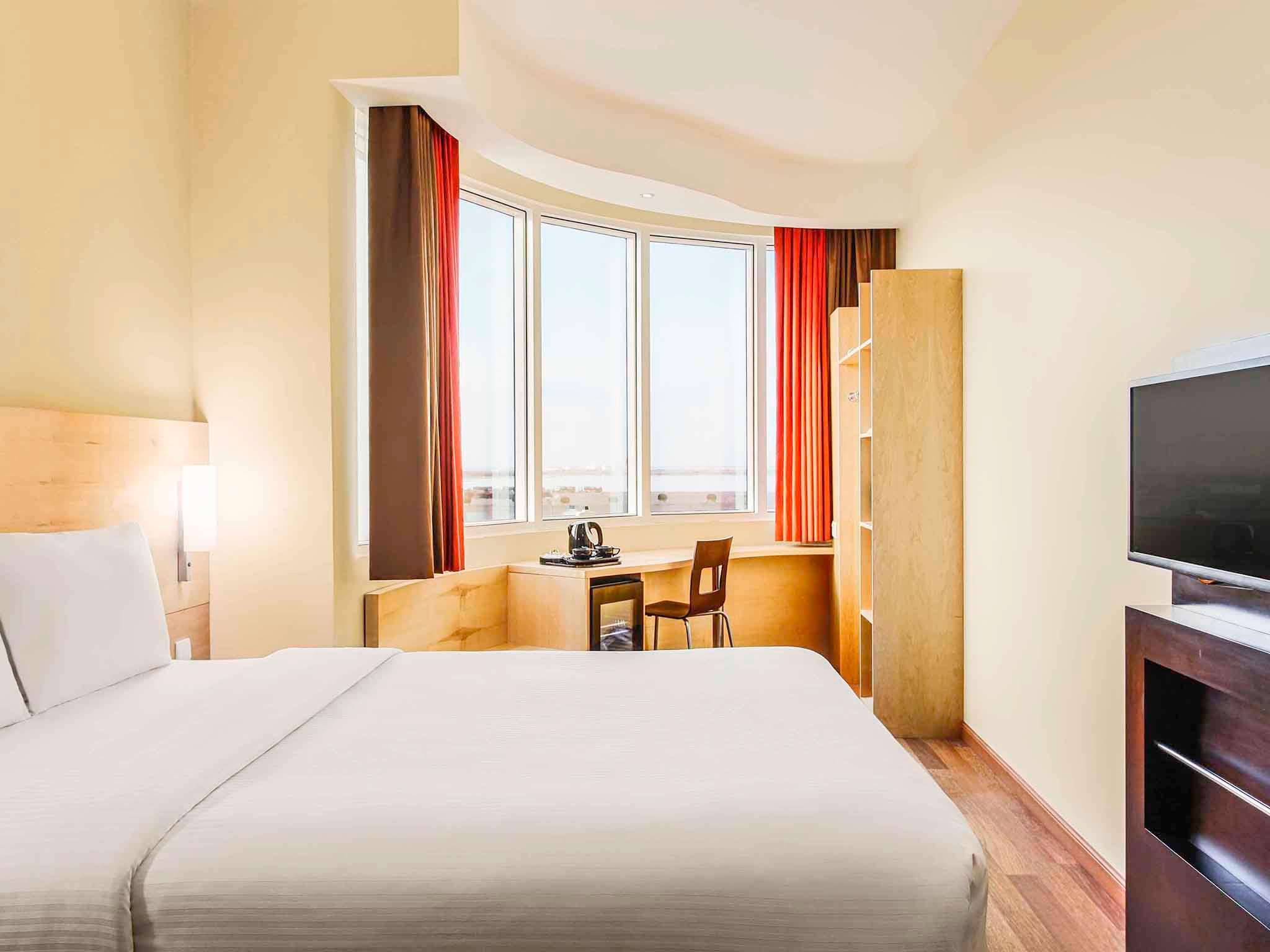 Junior Suite King Size Bed