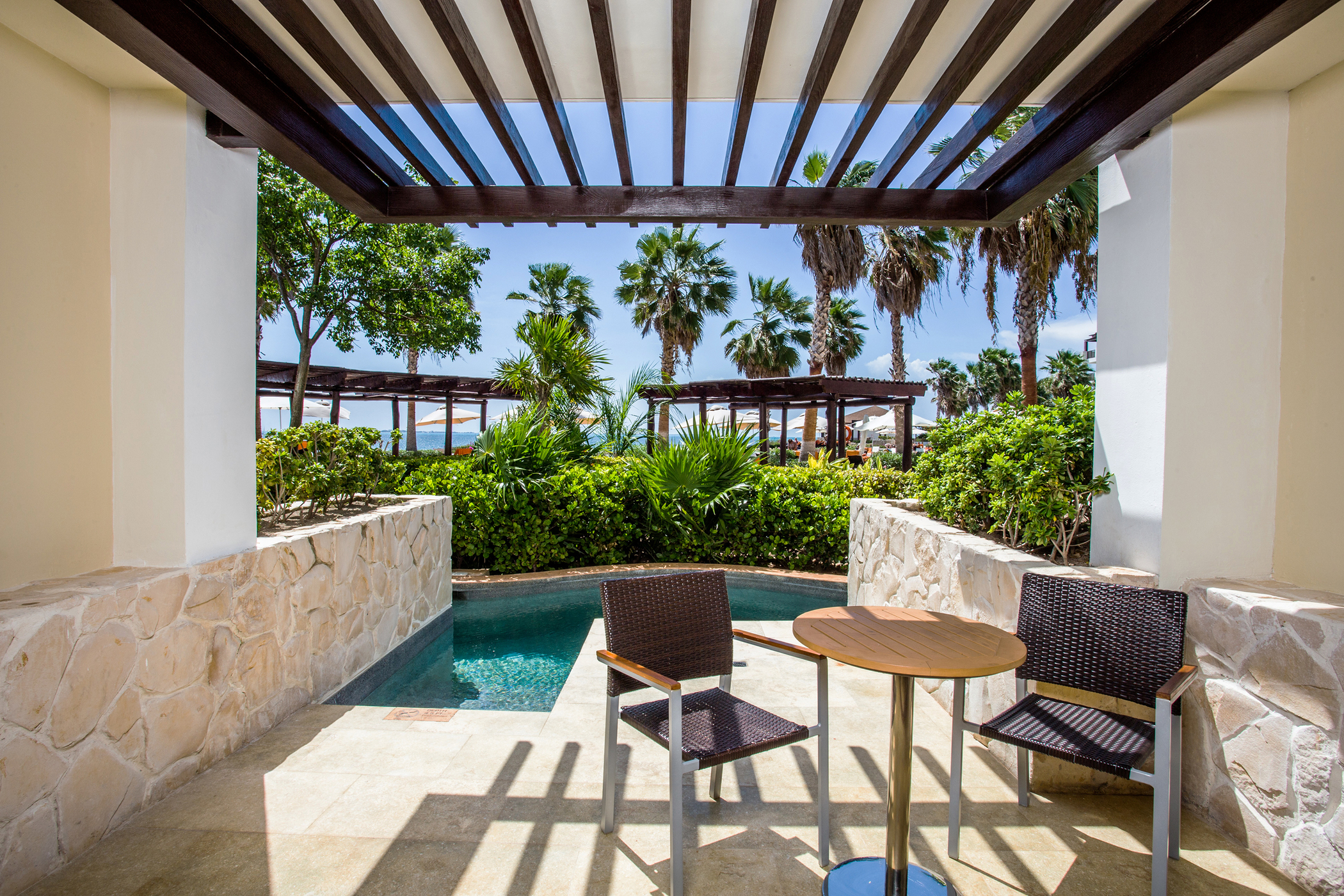 Junior Suite Club Two Queen Beds