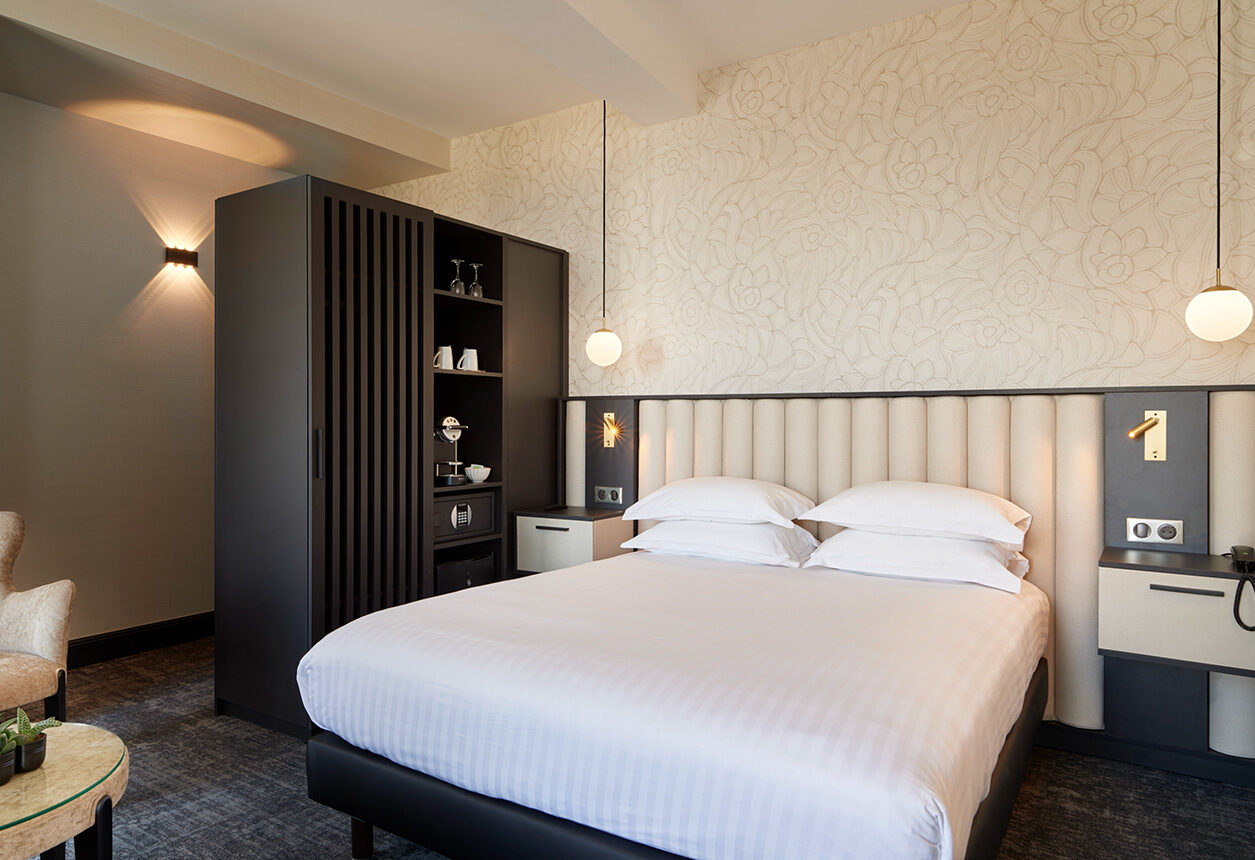 Junior Suite King Size Bed