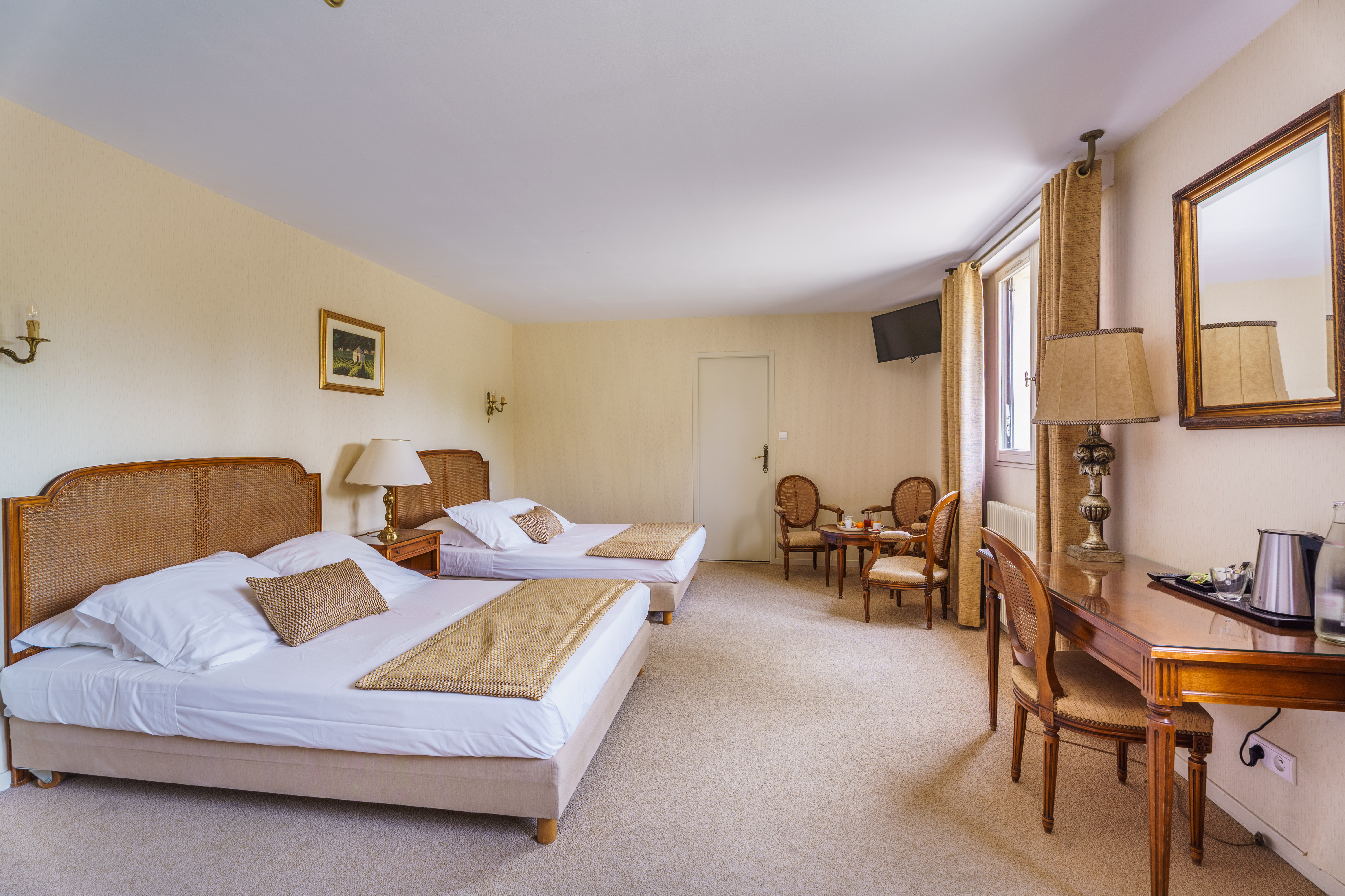 Family Room Capacity 5