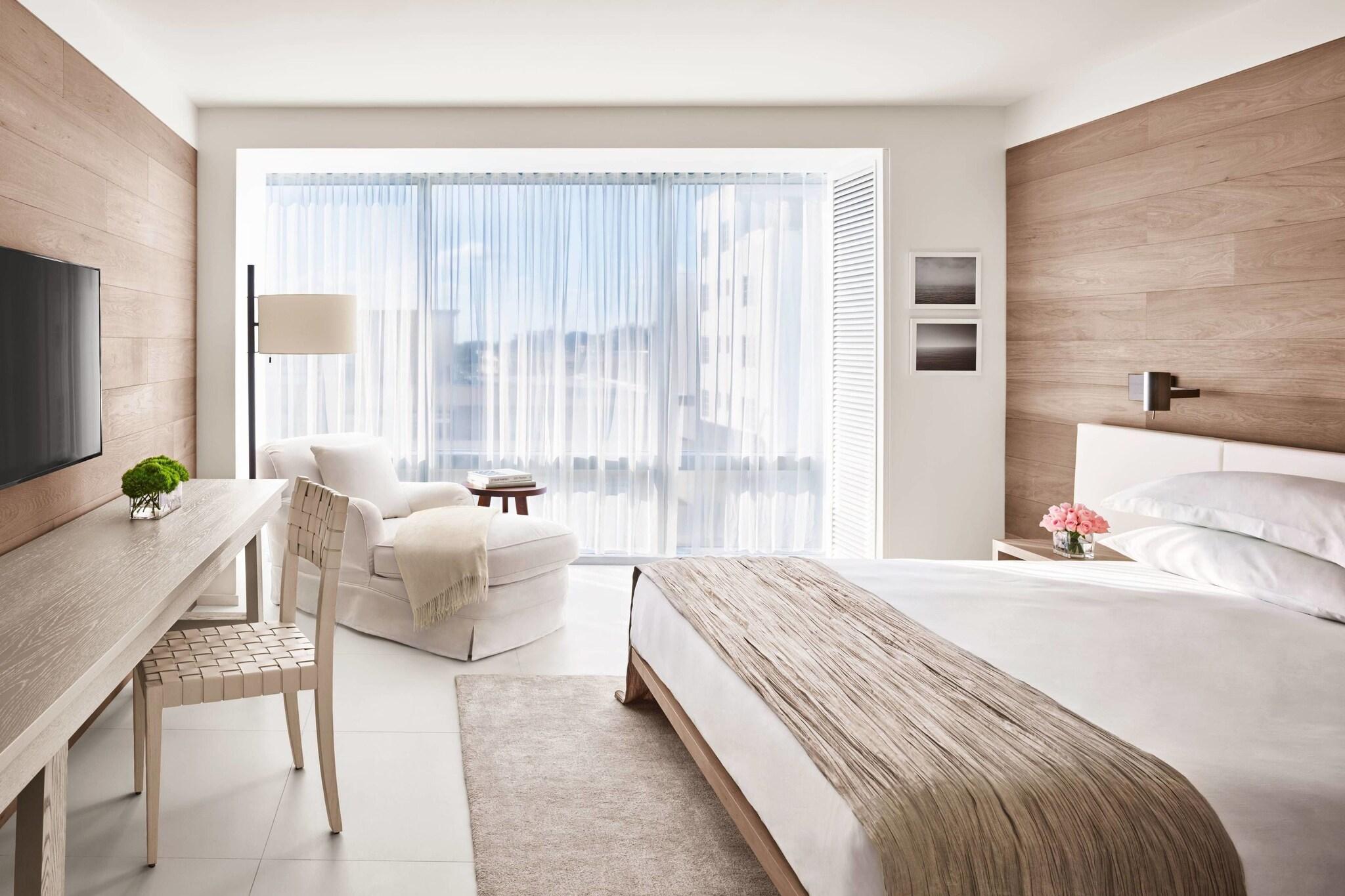 Double City View King Bed