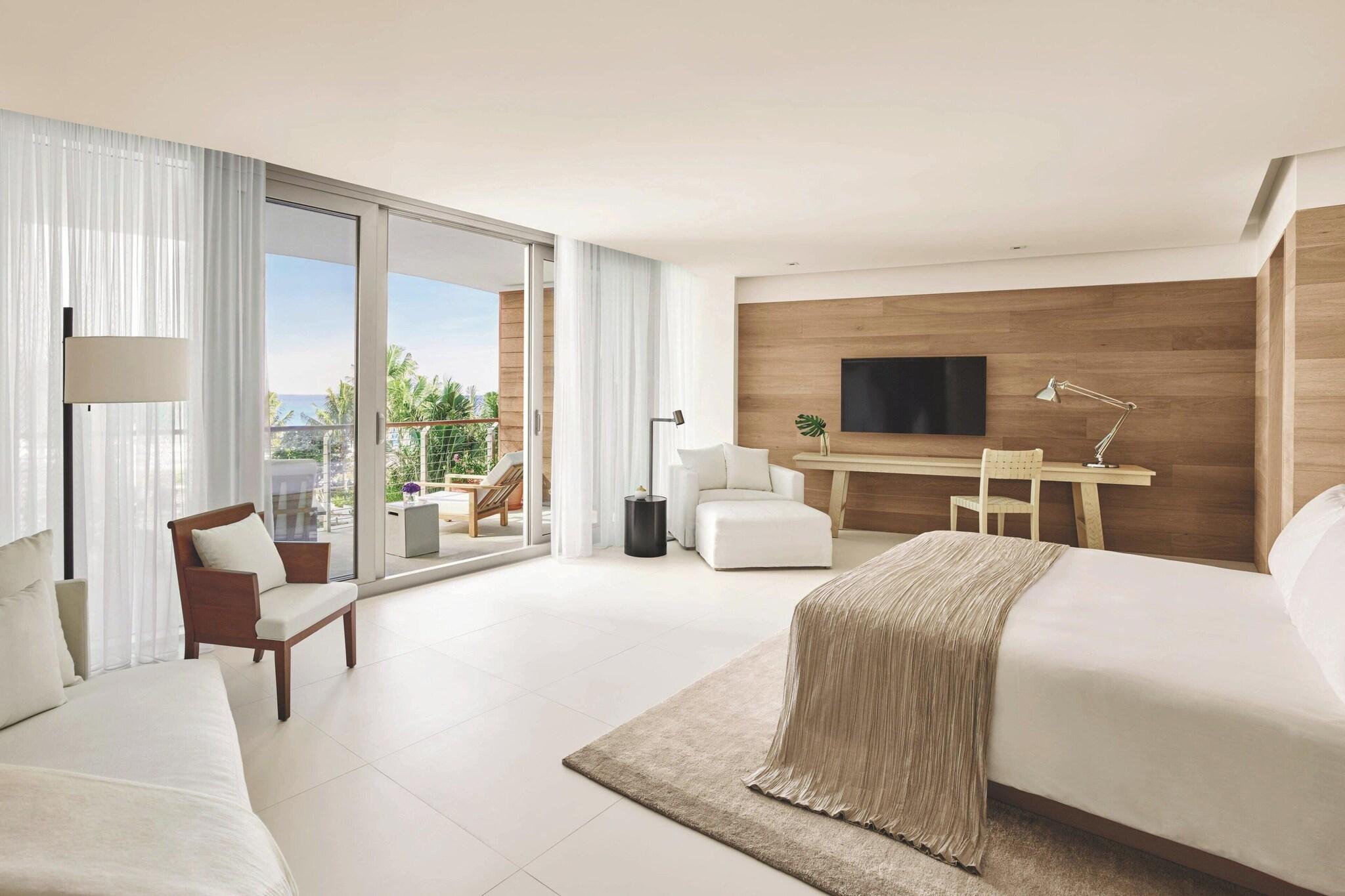 Bungalow Ocean Front King Bed